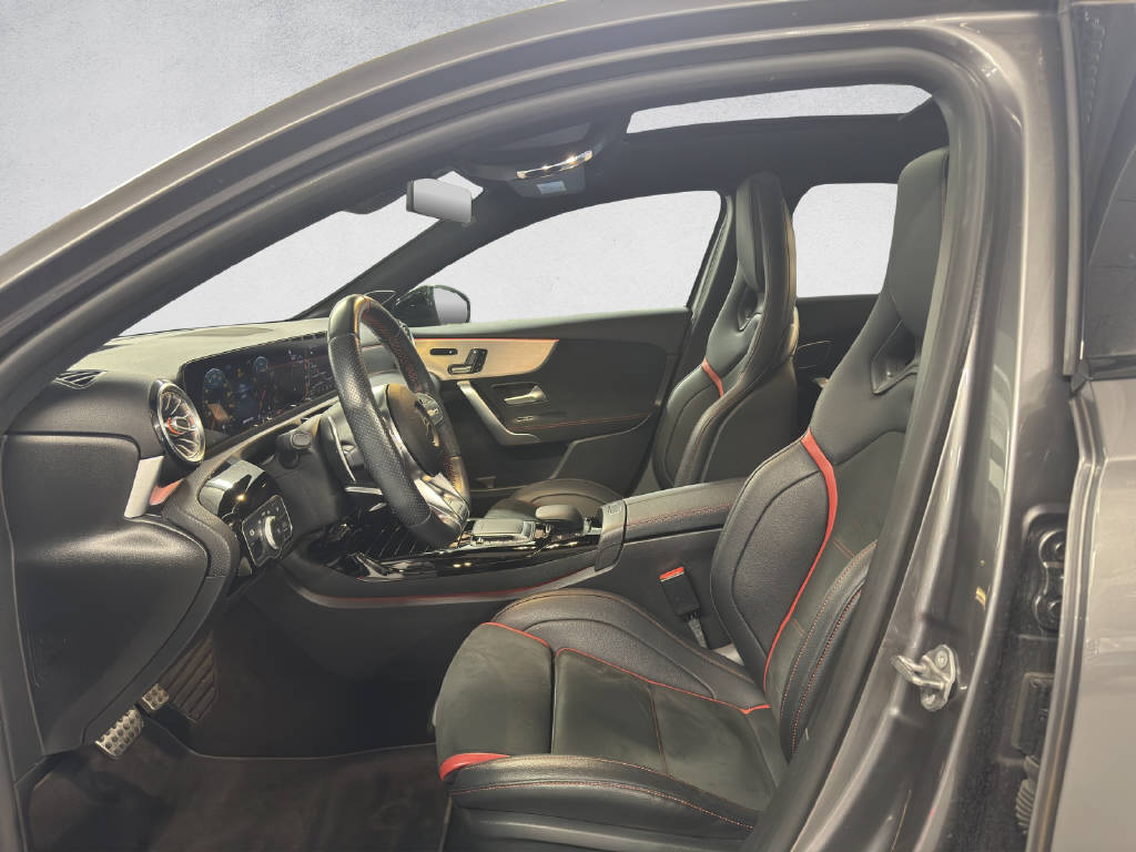 MERCEDES-BENZ A 35 AMG 4Matic-image-9