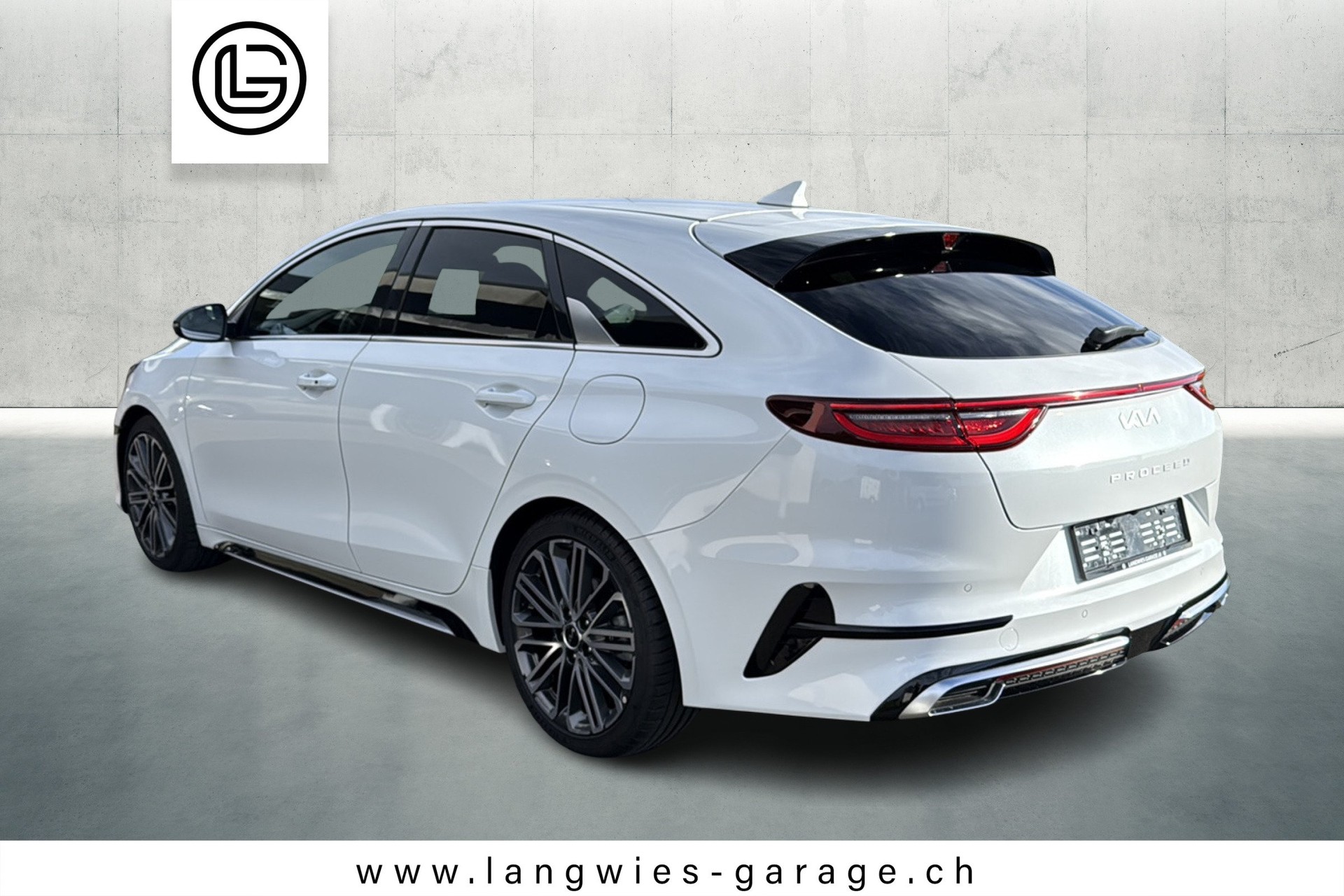 KIA ProCeed 1.5 T-GDi GT-Line Edition DCT-showroom-element-2