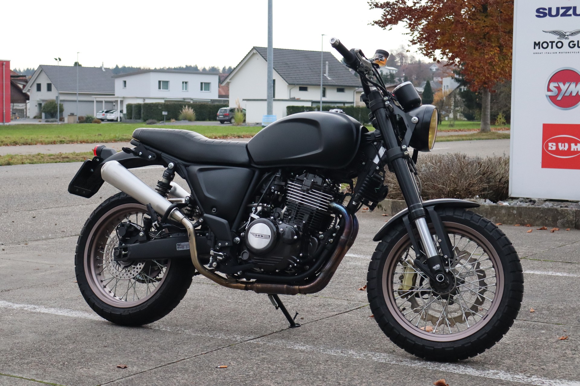 SWM Gran Milano Ace of Spades ABS-showroom-element-1