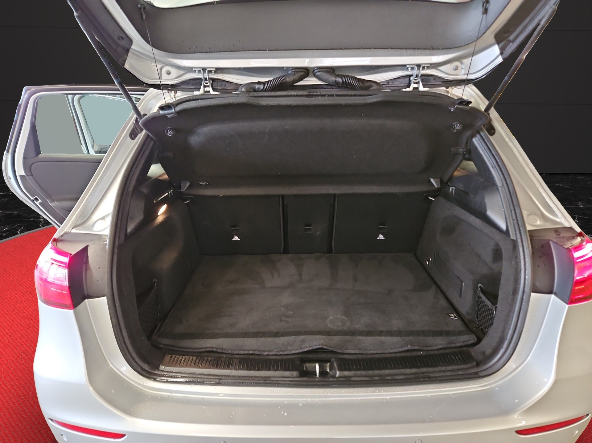 MERCEDES-BENZ B 180 d Progressive 7G-DCT-image-13