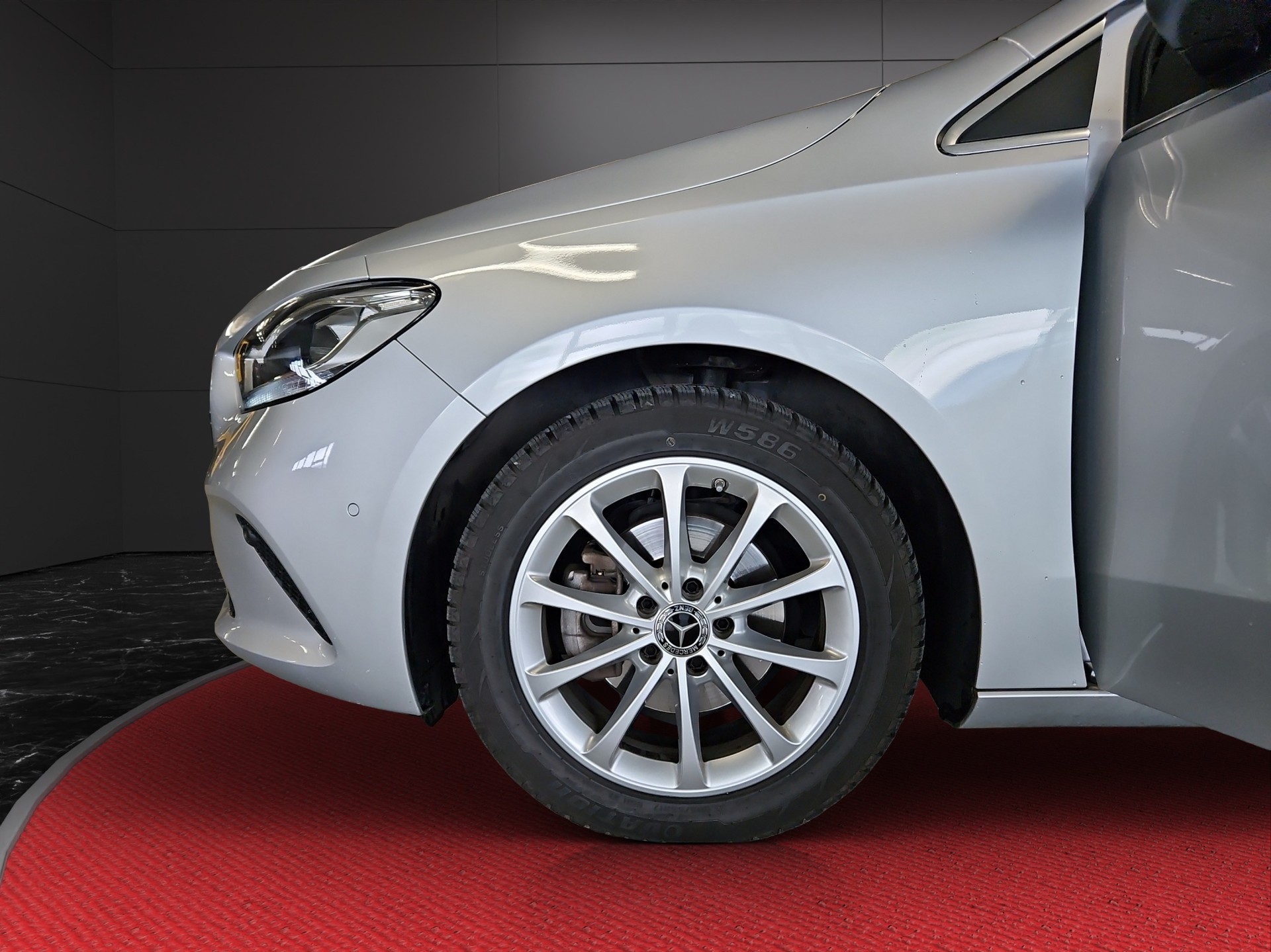 MERCEDES-BENZ B 180 d Progressive 7G-DCT-image-12