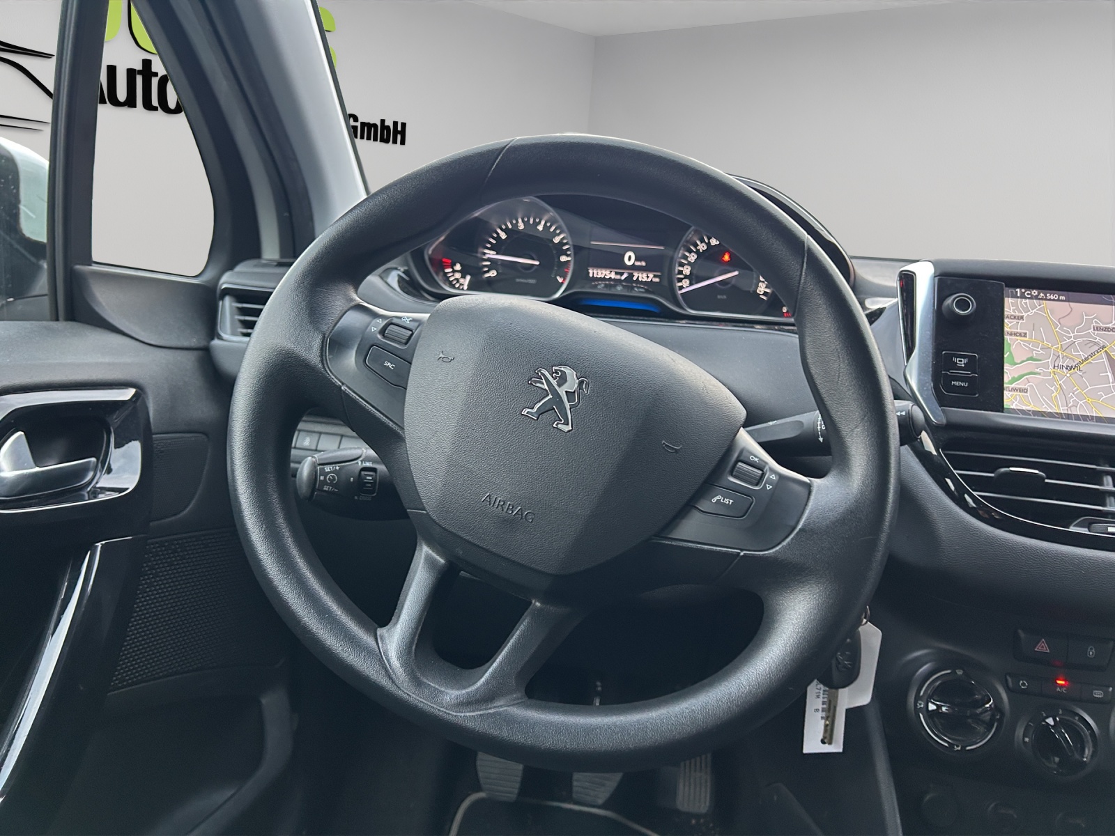 PEUGEOT 208 1.2 VTI Active-image-16