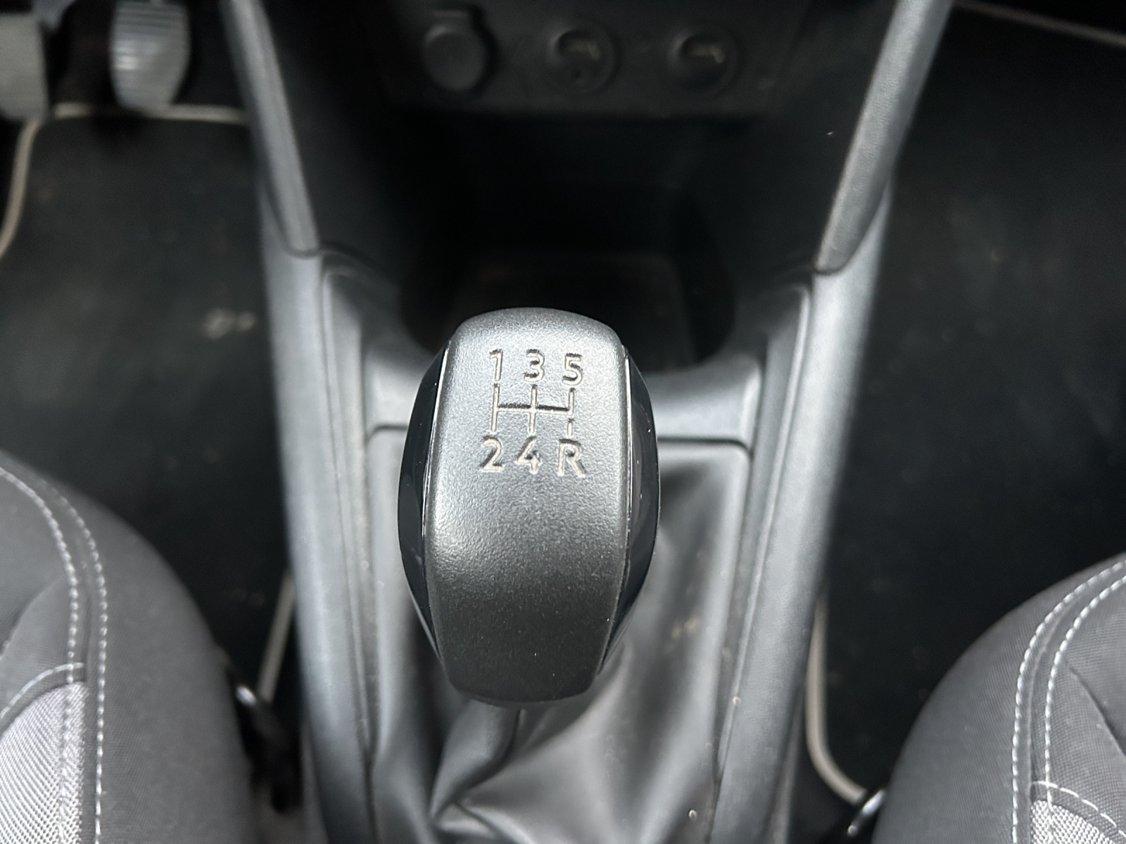 PEUGEOT 208 1.2 VTI Active-image-14