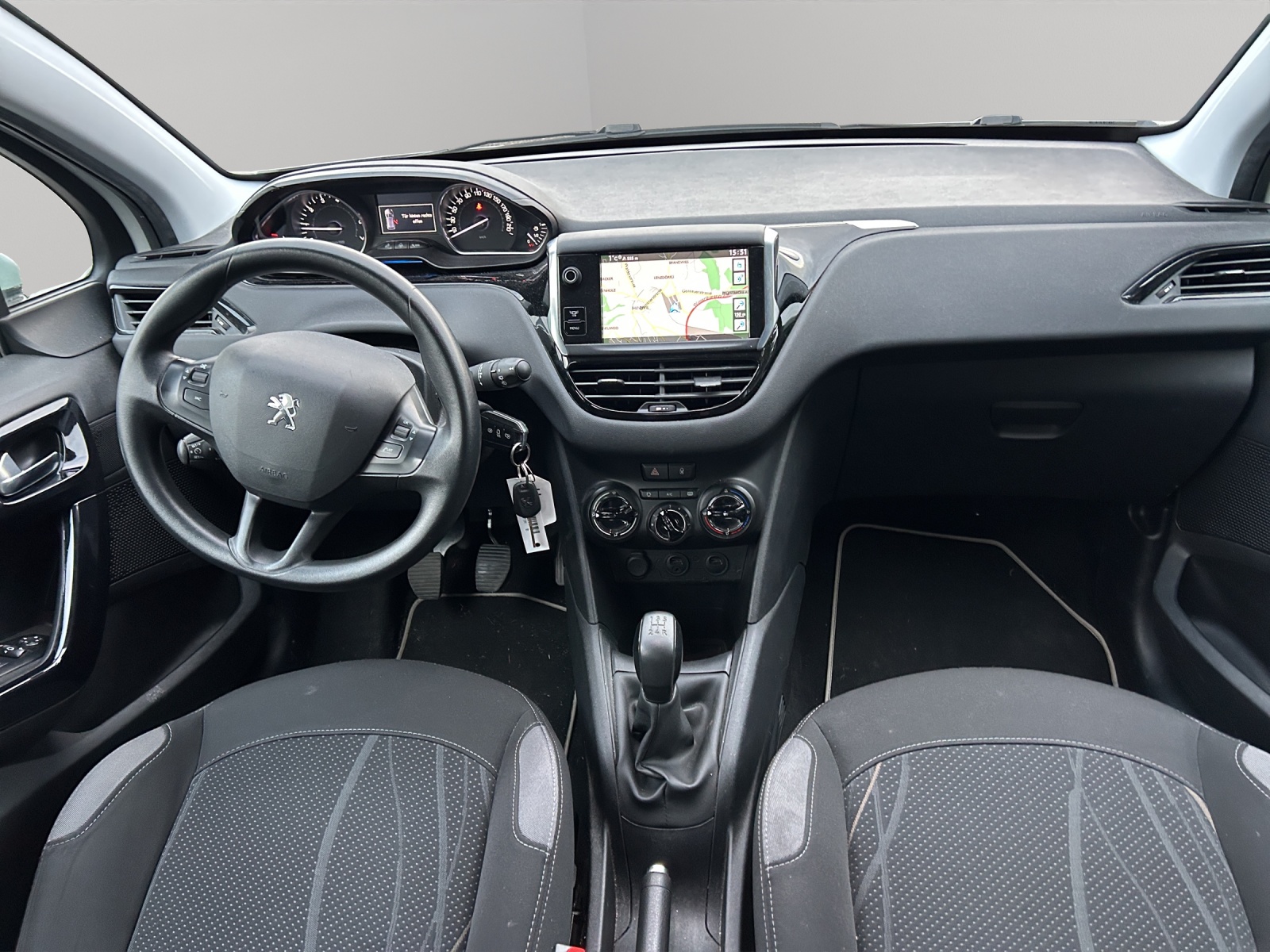 PEUGEOT 208 1.2 VTI Active-image-9