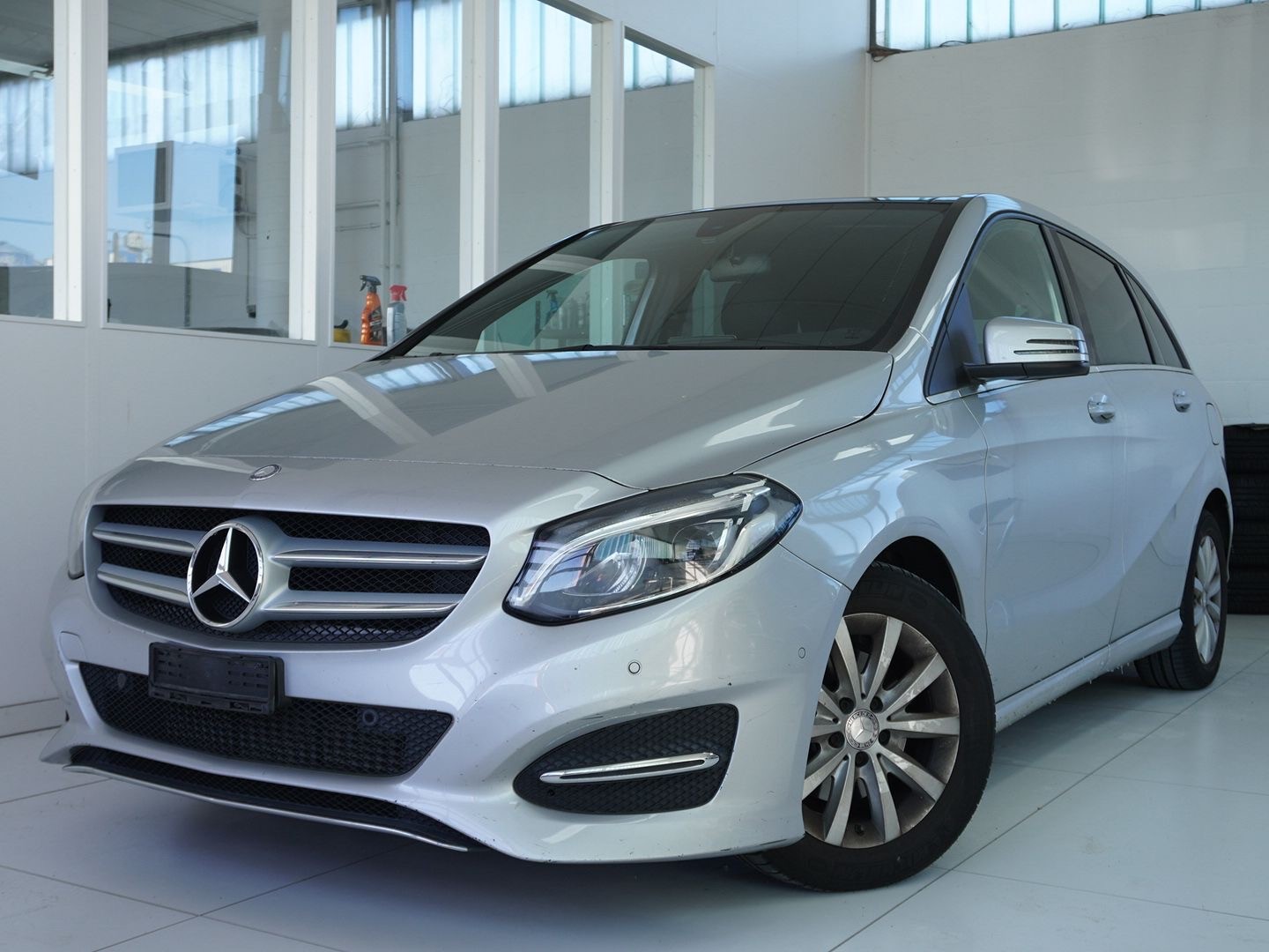 MERCEDES-BENZ B 180 Style-image-0