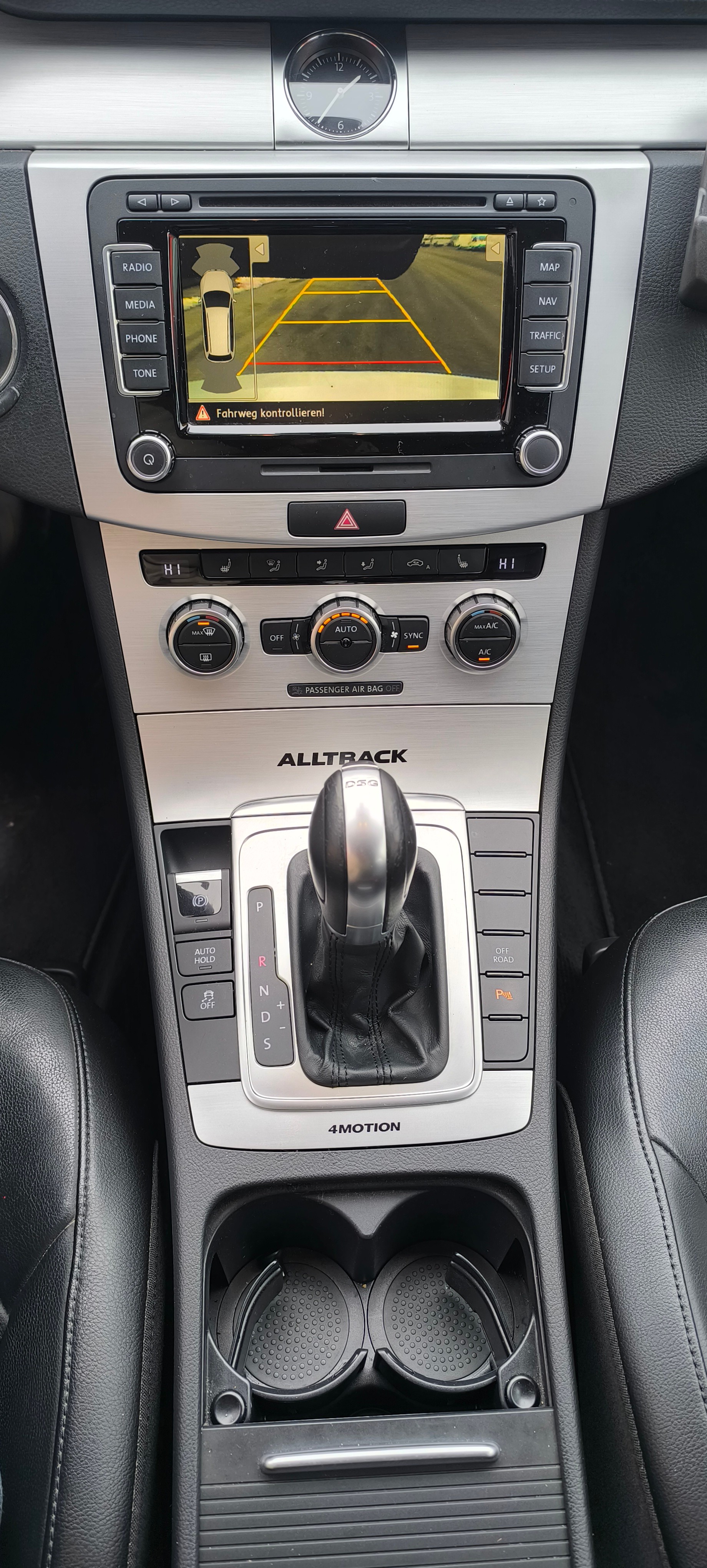 VW Passat Alltrack 2.0 TSI 4Motion DSG-image-10