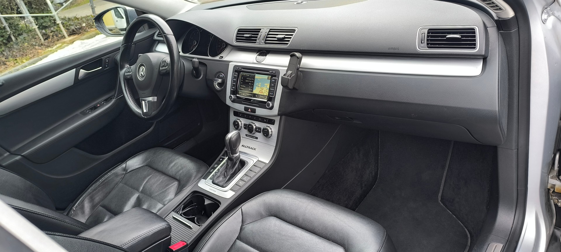 VW Passat Alltrack 2.0 TSI 4Motion DSG-image-14