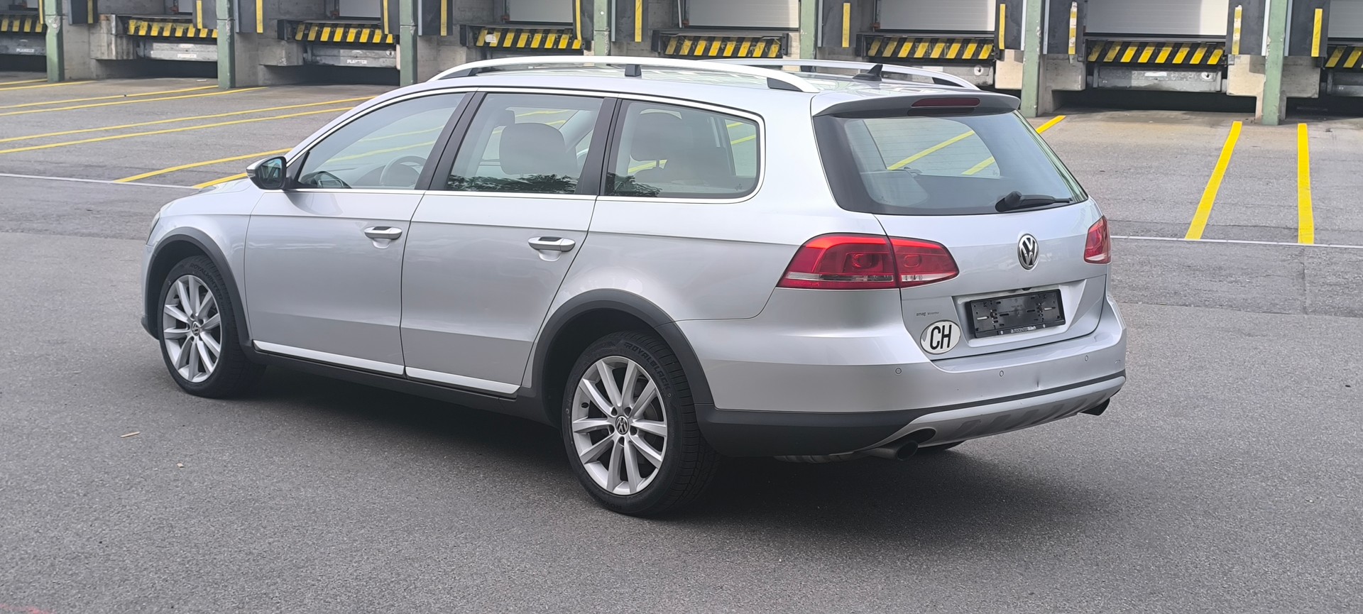 VW Passat Alltrack 2.0 TSI 4Motion DSG-image-3