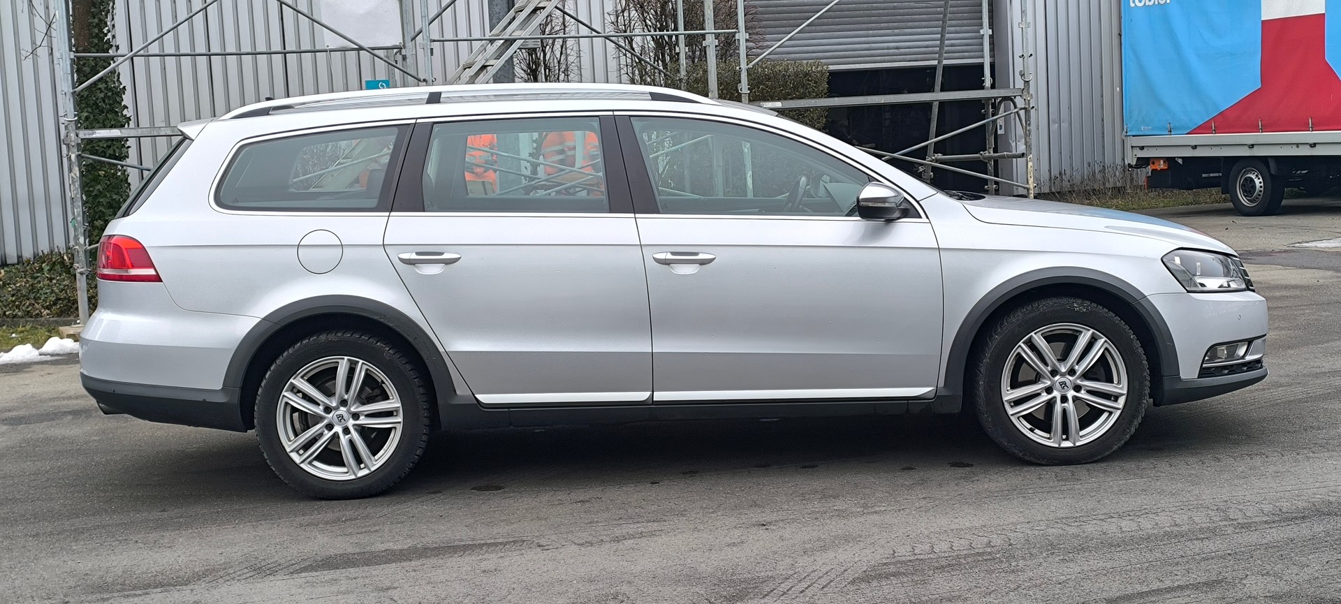 VW Passat Alltrack 2.0 TSI 4Motion DSG-image-5
