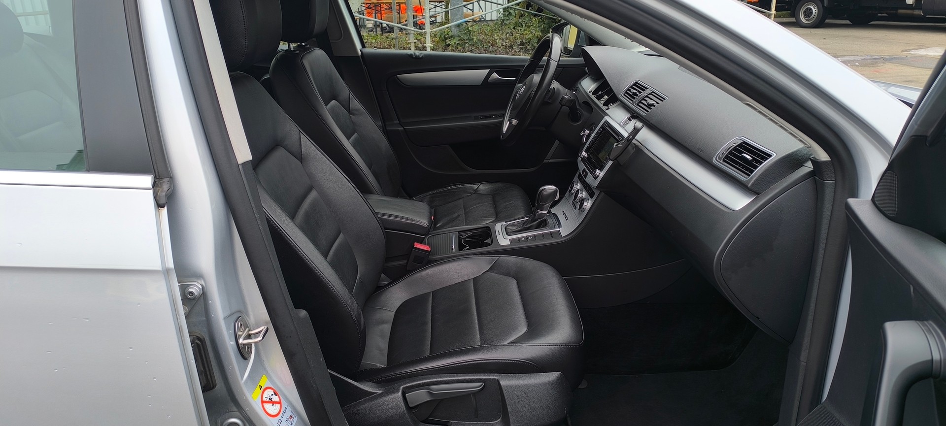 VW Passat Alltrack 2.0 TSI 4Motion DSG-image-13