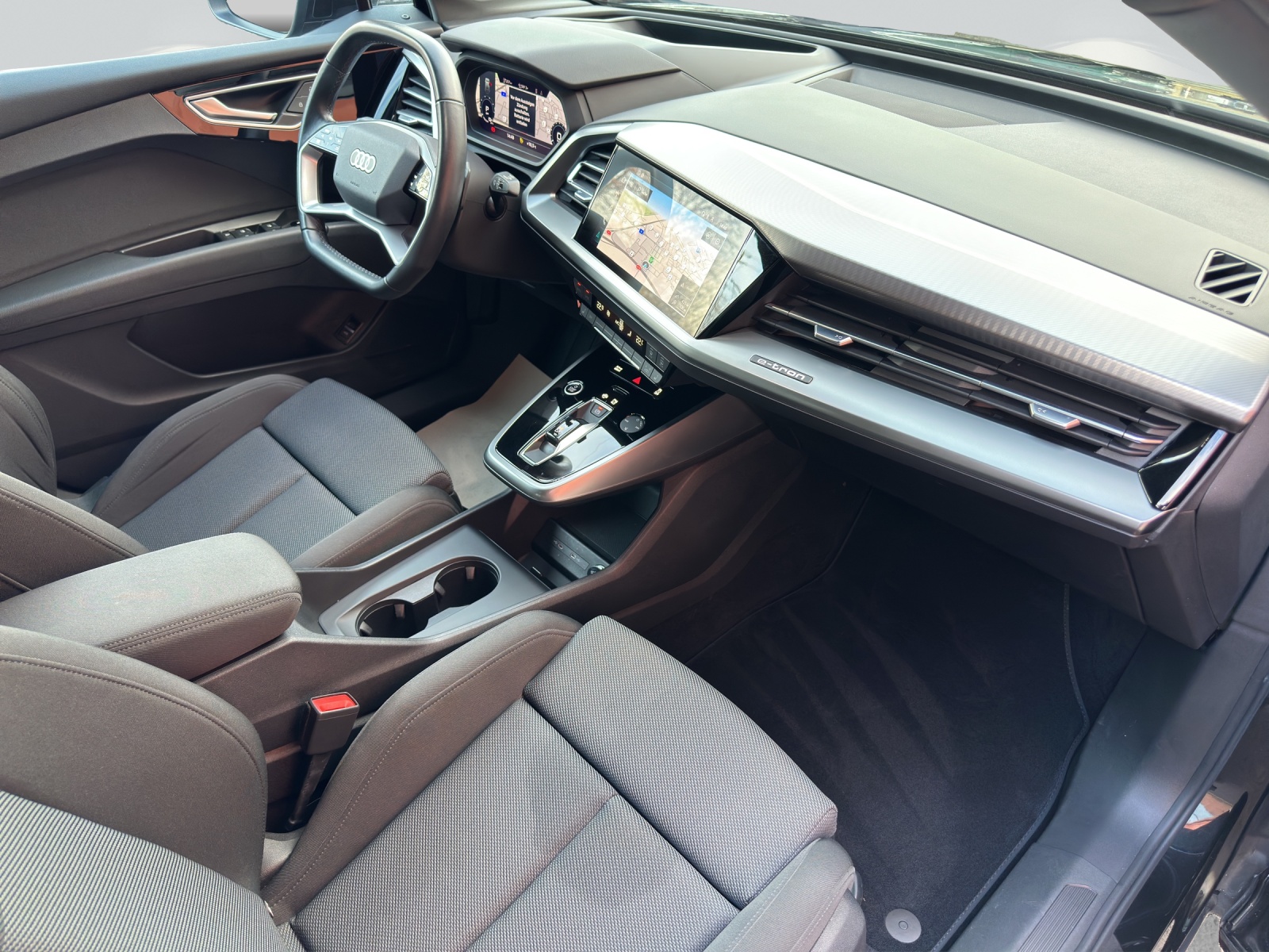 AUDI Q4 e-tron 50 quattro-image-7