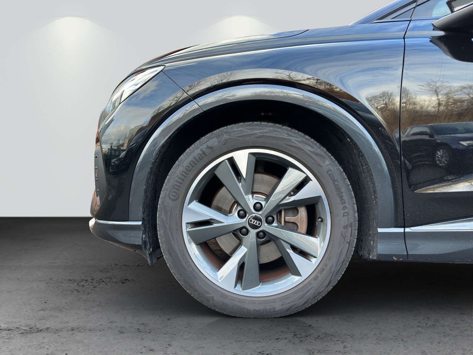 AUDI Q4 e-tron 50 quattro-image-10