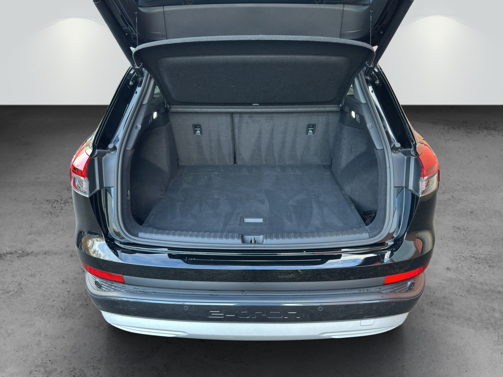 AUDI Q4 e-tron 50 quattro-image-9