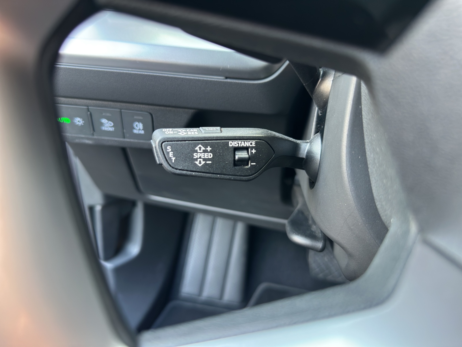 AUDI Q4 e-tron 50 quattro-image-14