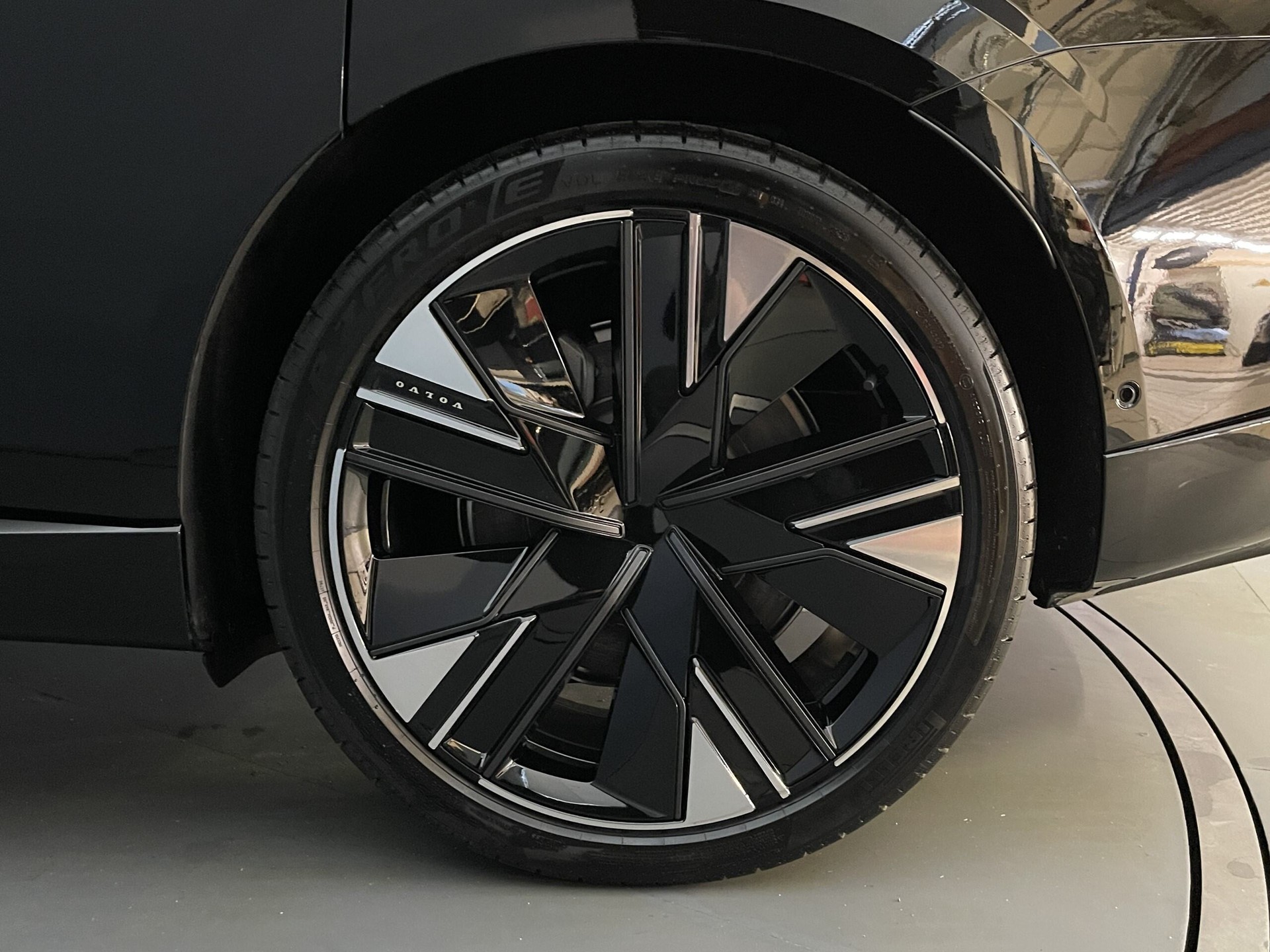 VOLVO ES90 Single Motor Extended Range Ultra-image-5