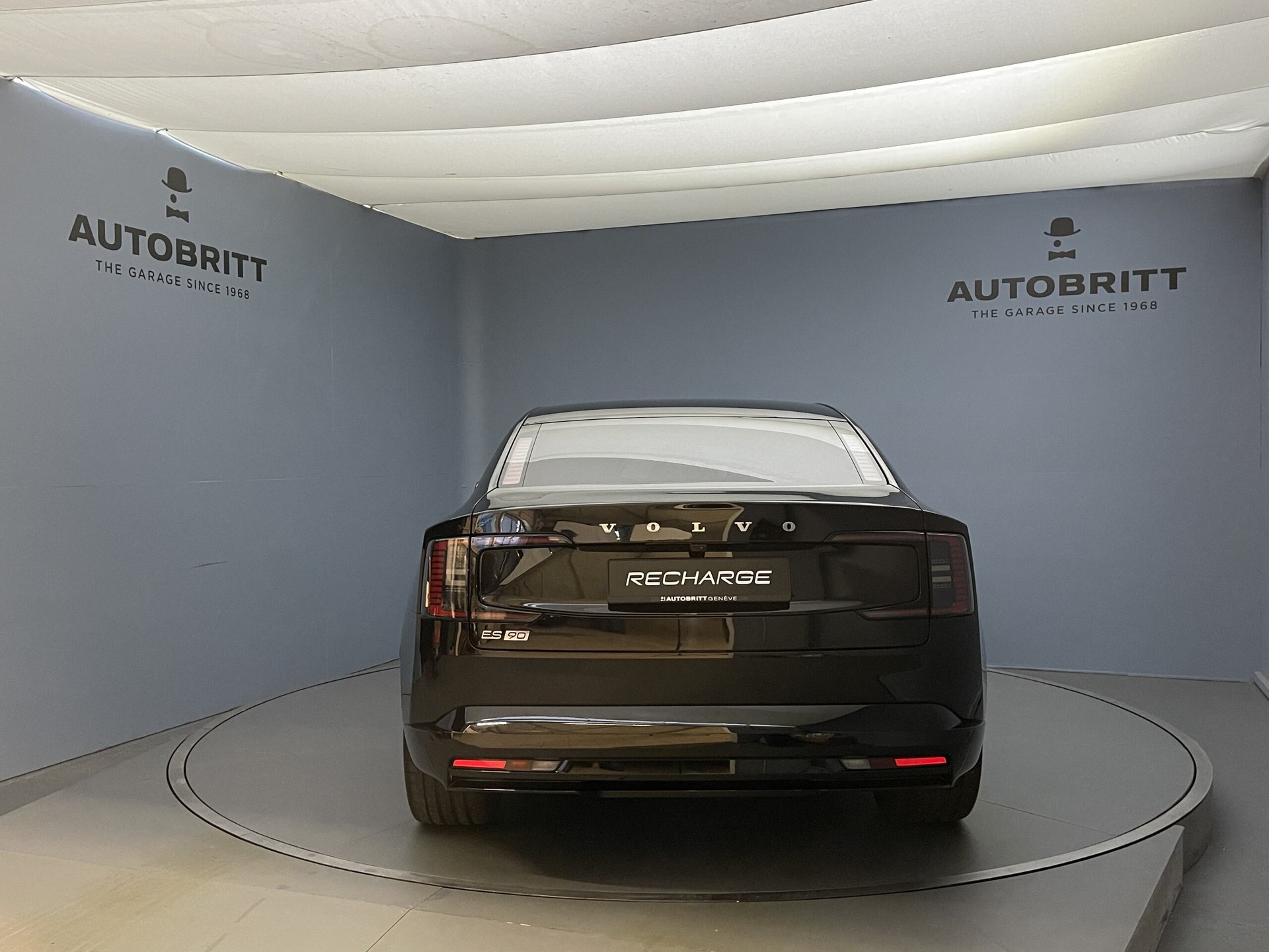 VOLVO ES90 Single Motor Extended Range Ultra-image-1