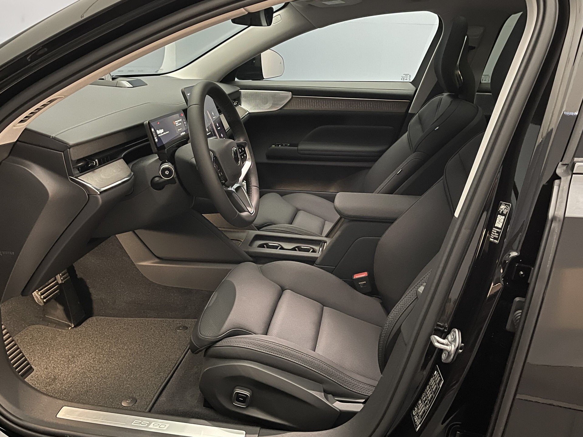 VOLVO ES90 Single Motor Extended Range Ultra-image-6