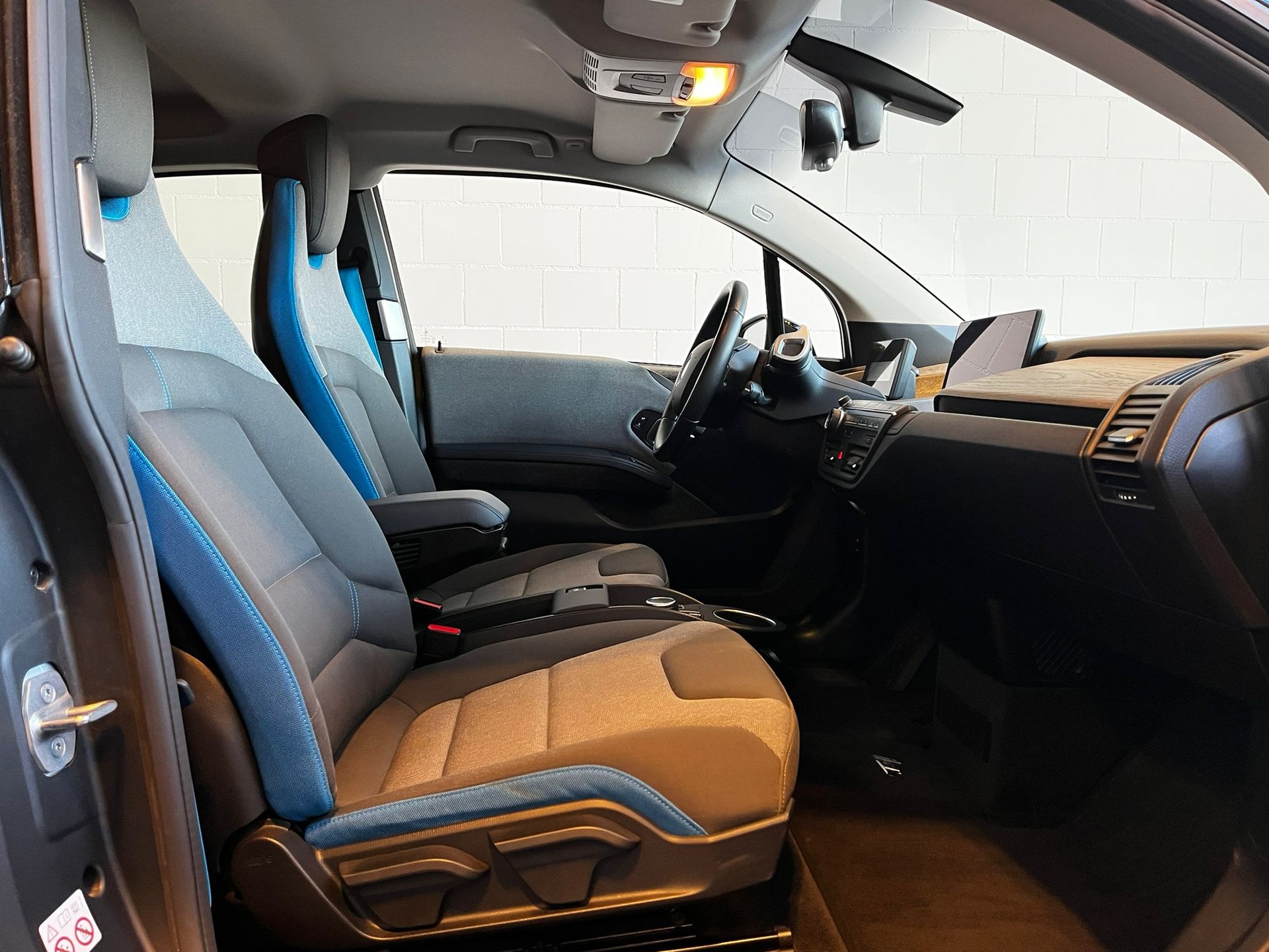 BMW i3s (120Ah) Fleet Edition-image-15
