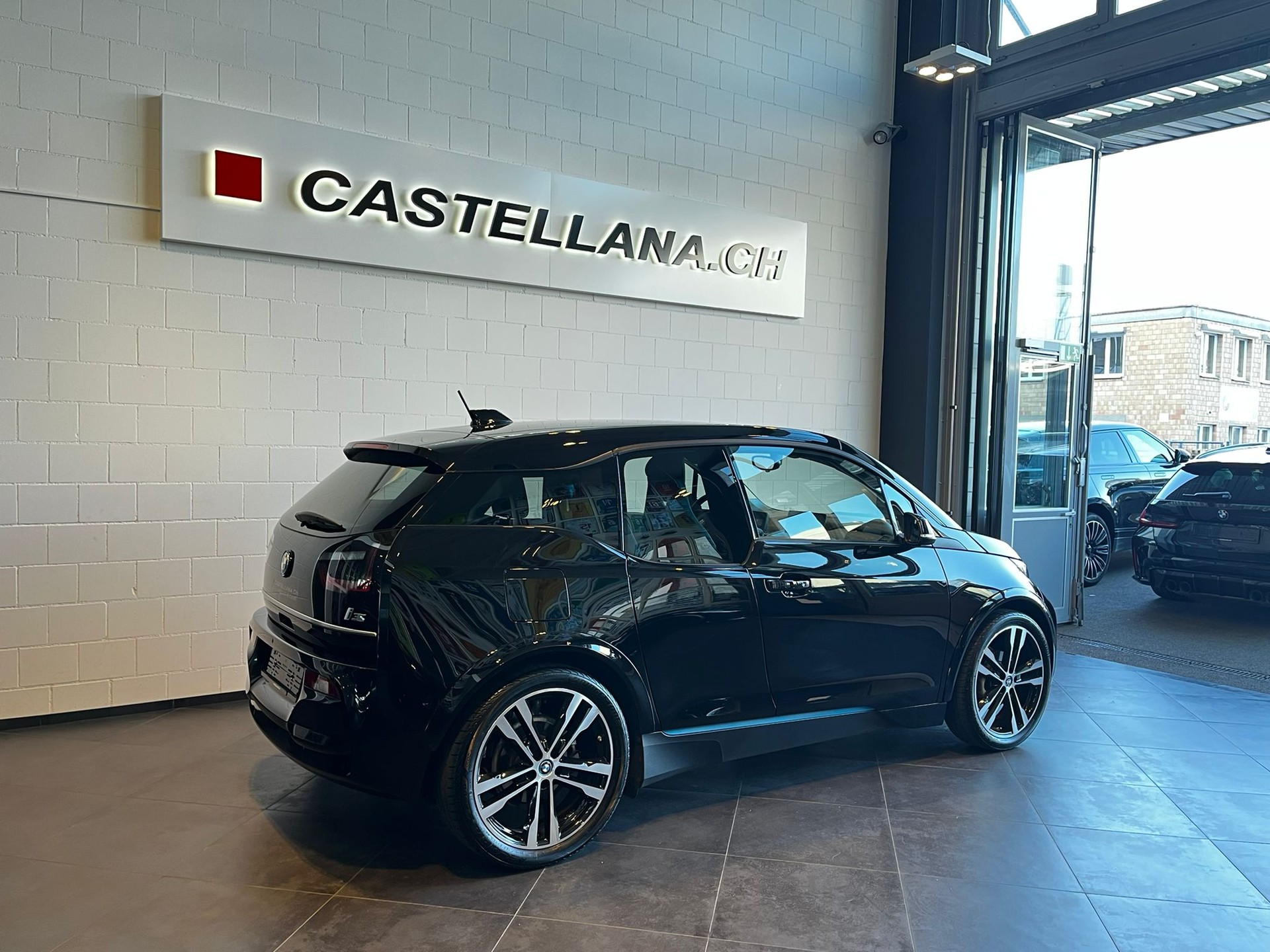 BMW i3s (120Ah) Fleet Edition-image-5