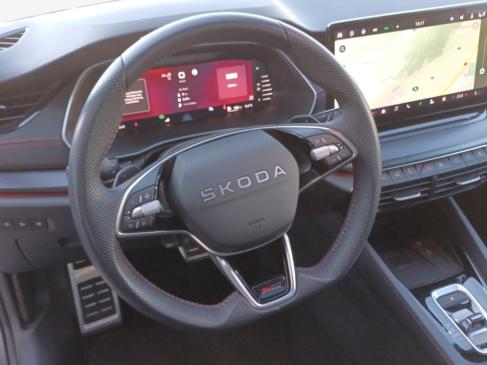 SKODA Octavia Combi 2.0 TSI DSG RS-image-9