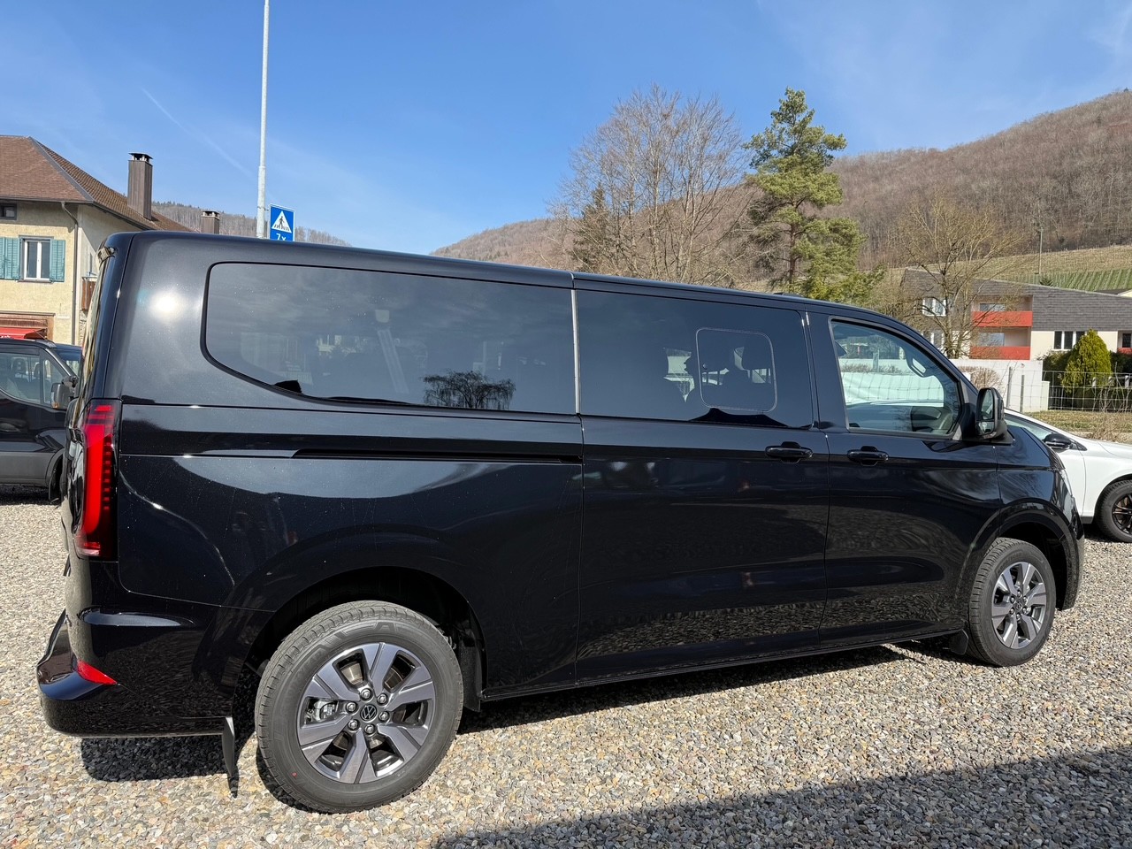 VW Caravelle 2.0 TDI Style LWB 4 Motion Aut 8-image-4