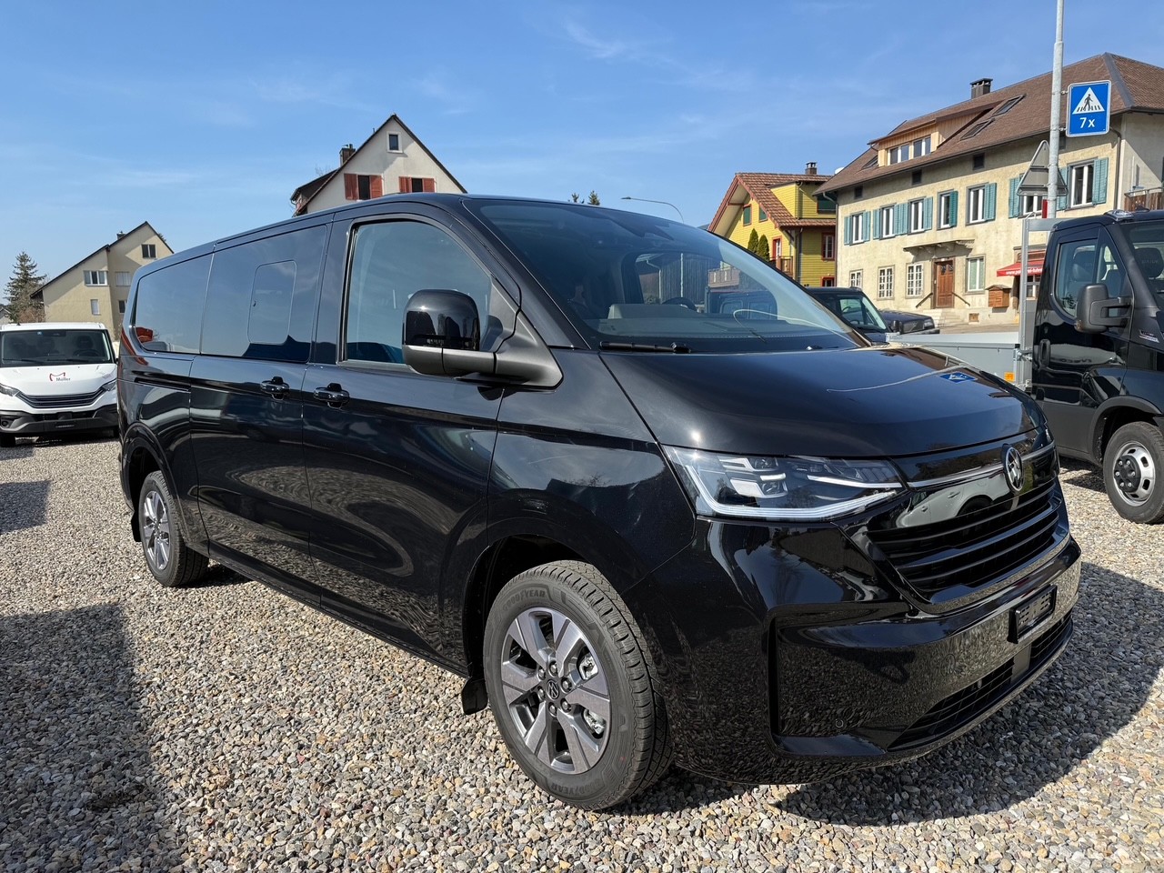VW Caravelle 2.0 TDI Style LWB 4 Motion Aut 8-image-2