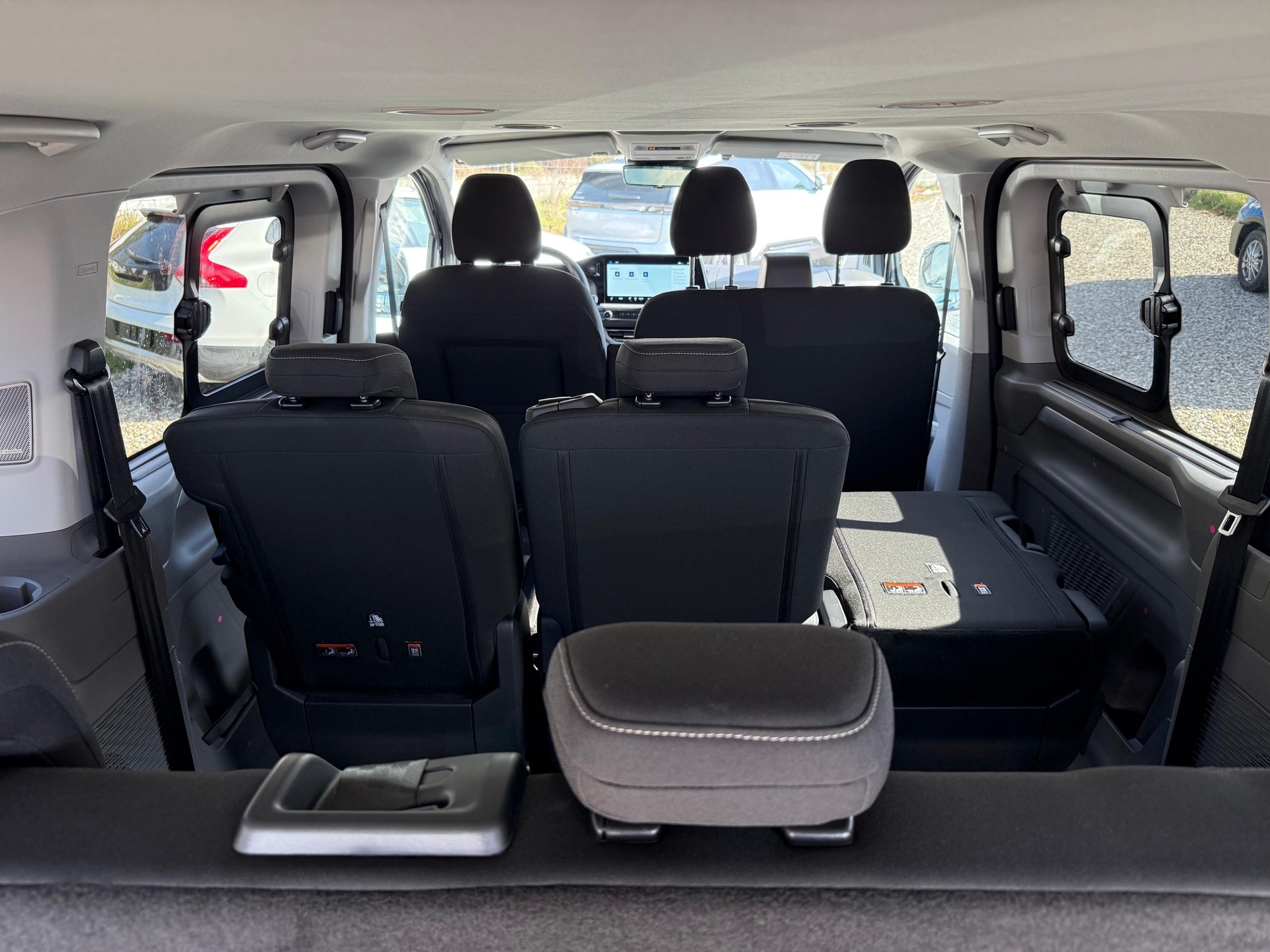VW Caravelle 2.0 TDI Style LWB 4 Motion Aut 8-image-13
