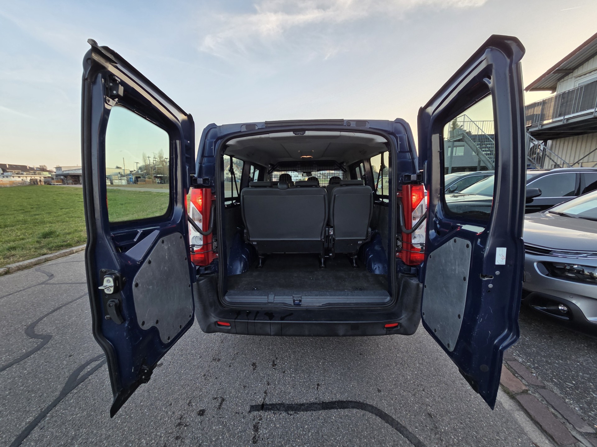 CITROEN Jumpy 2.0 HDi L2H1 Attraction-image-5