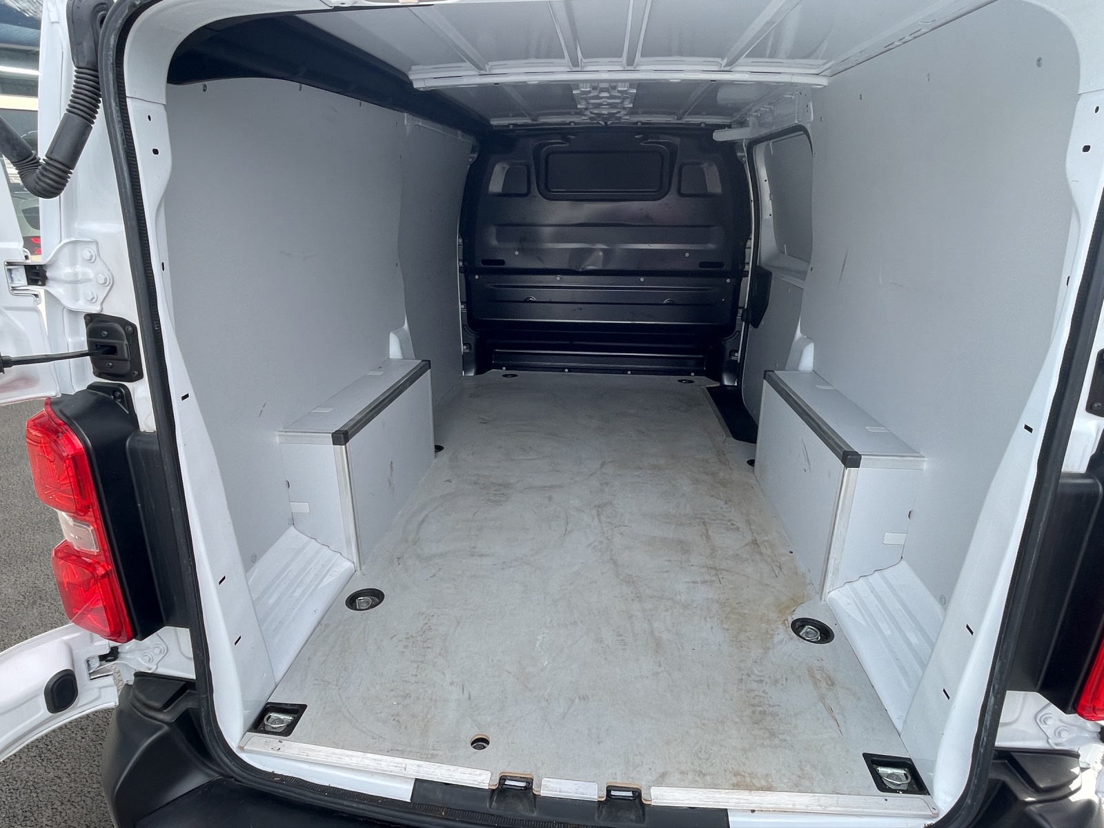 CITROEN e-Jumpy XL 75kWh-image-11