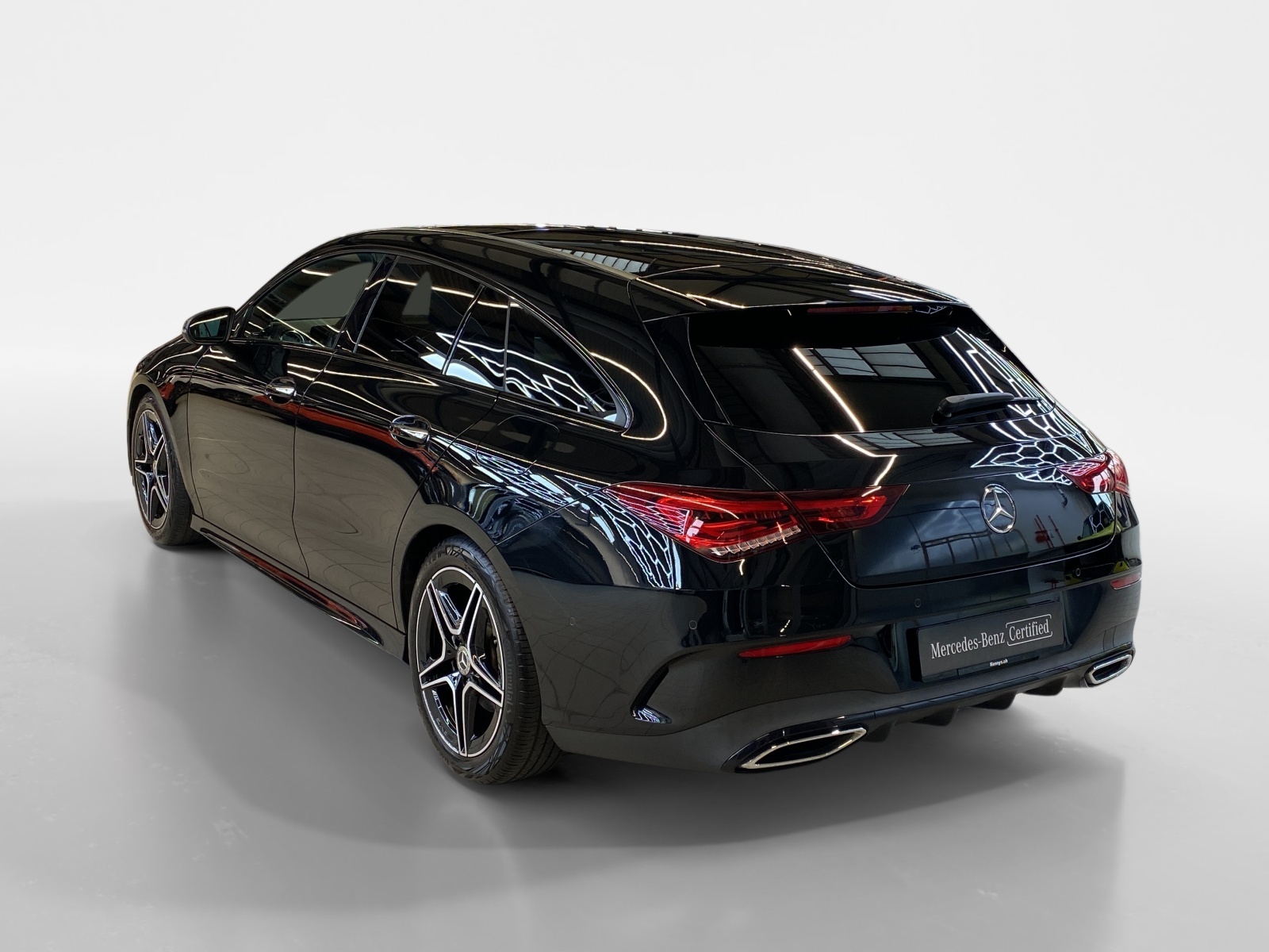 MERCEDES-BENZ CLA 200 AMG Line Shooting Brake-image-3