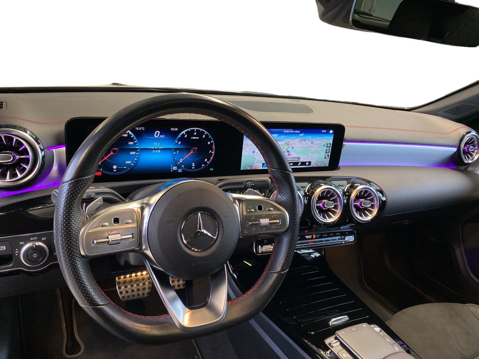 MERCEDES-BENZ CLA 200 AMG Line Shooting Brake-image-12