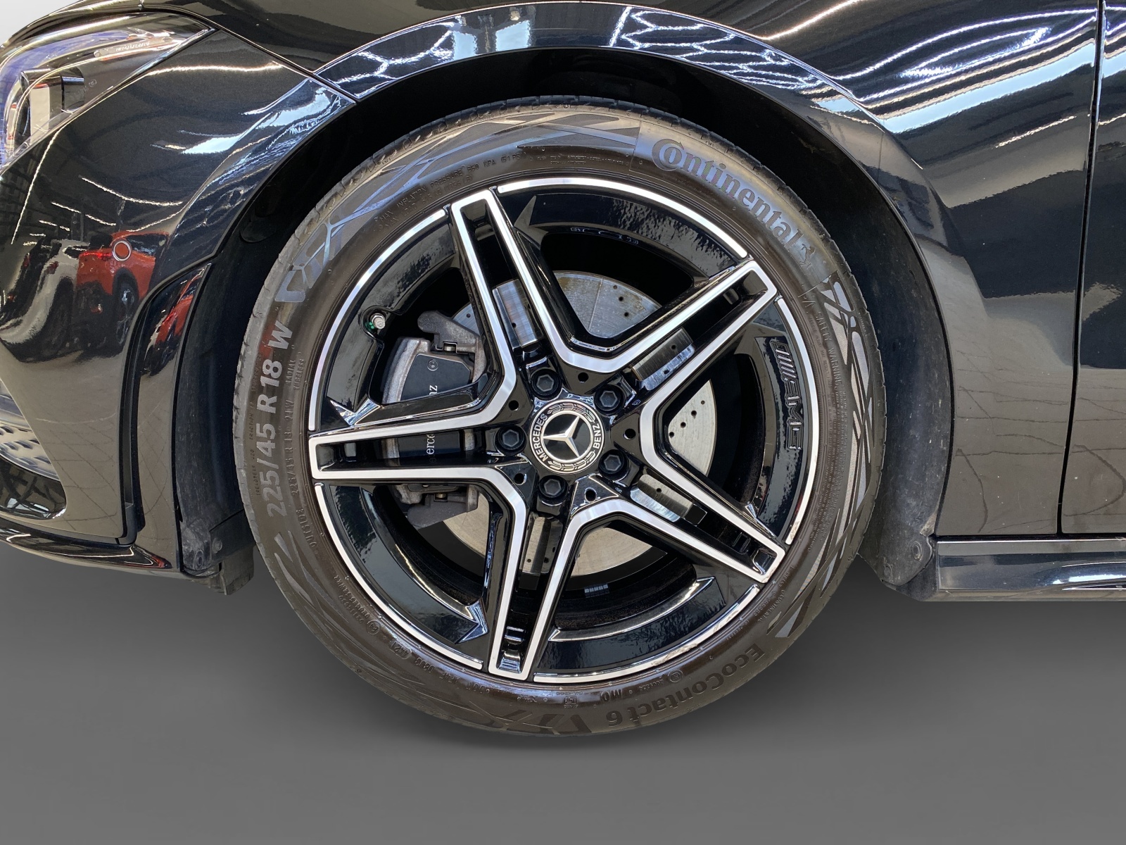 MERCEDES-BENZ CLA 200 AMG Line Shooting Brake-image-5