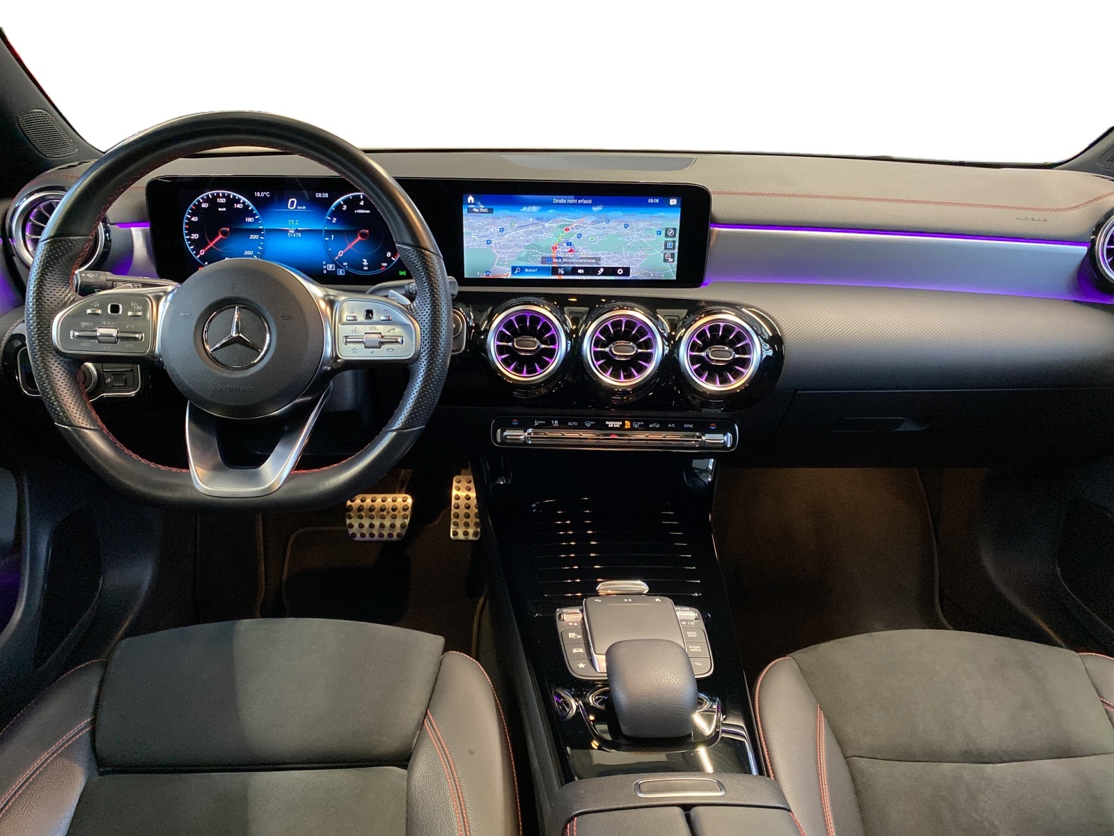 MERCEDES-BENZ CLA 200 AMG Line Shooting Brake-image-8