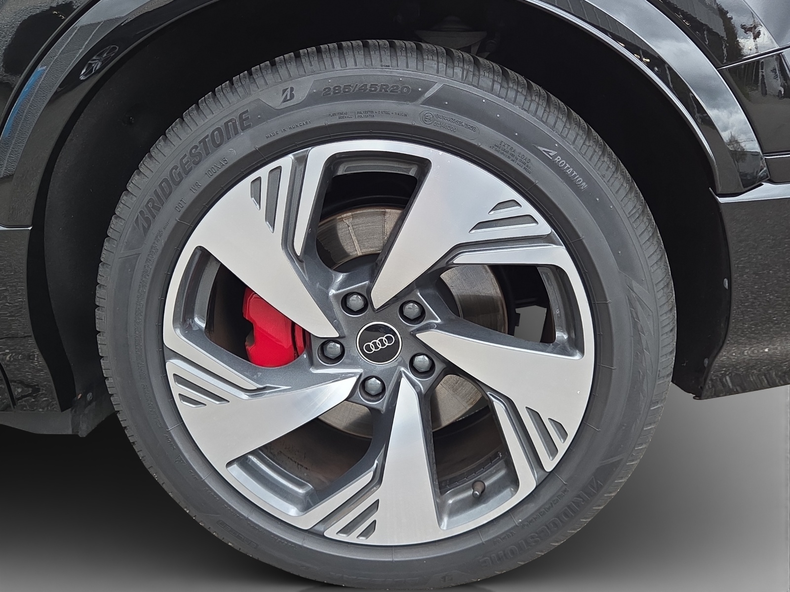 AUDI Q6 e-tron quattro-image-15