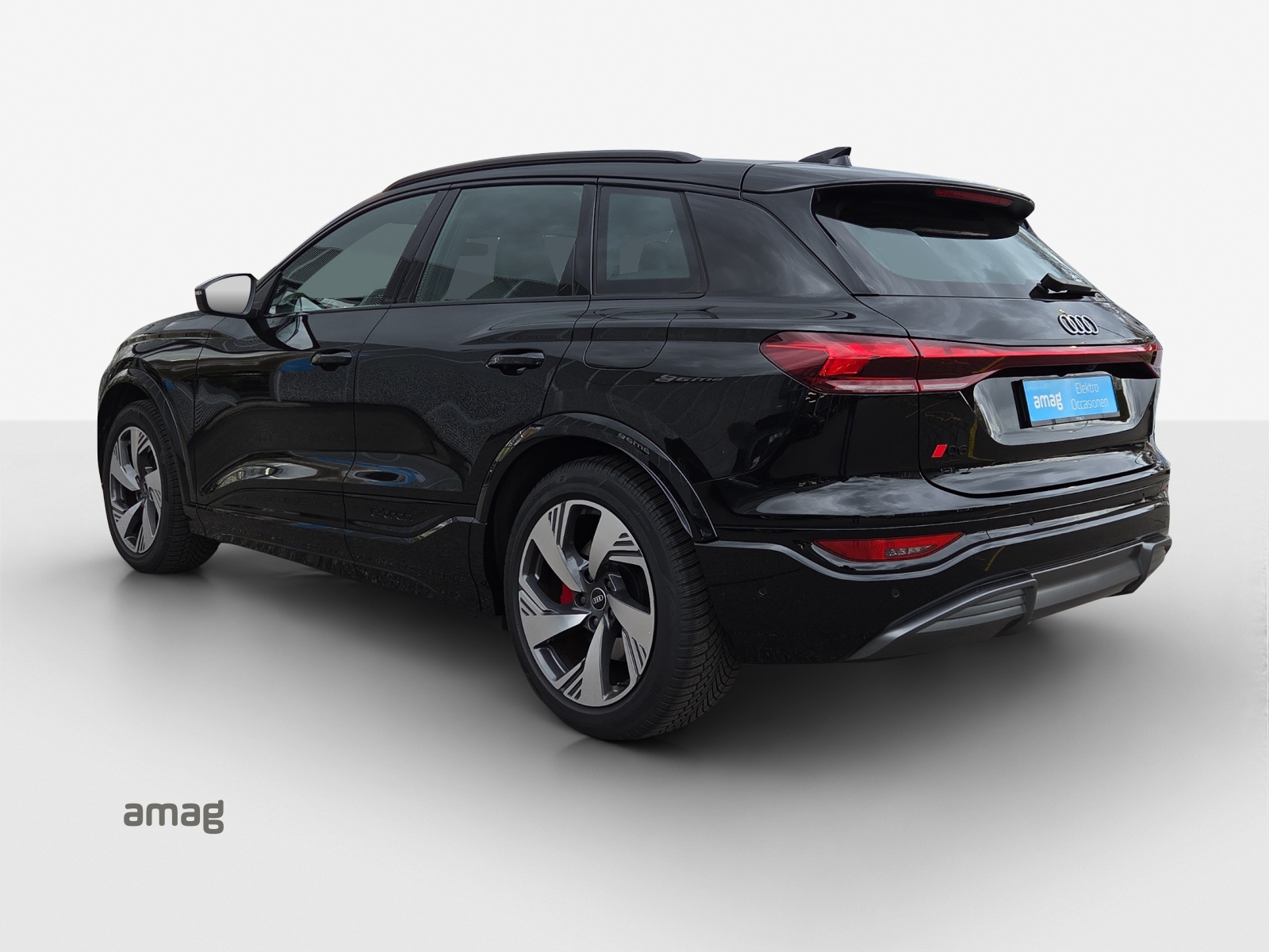 AUDI Q6 e-tron quattro-image-2