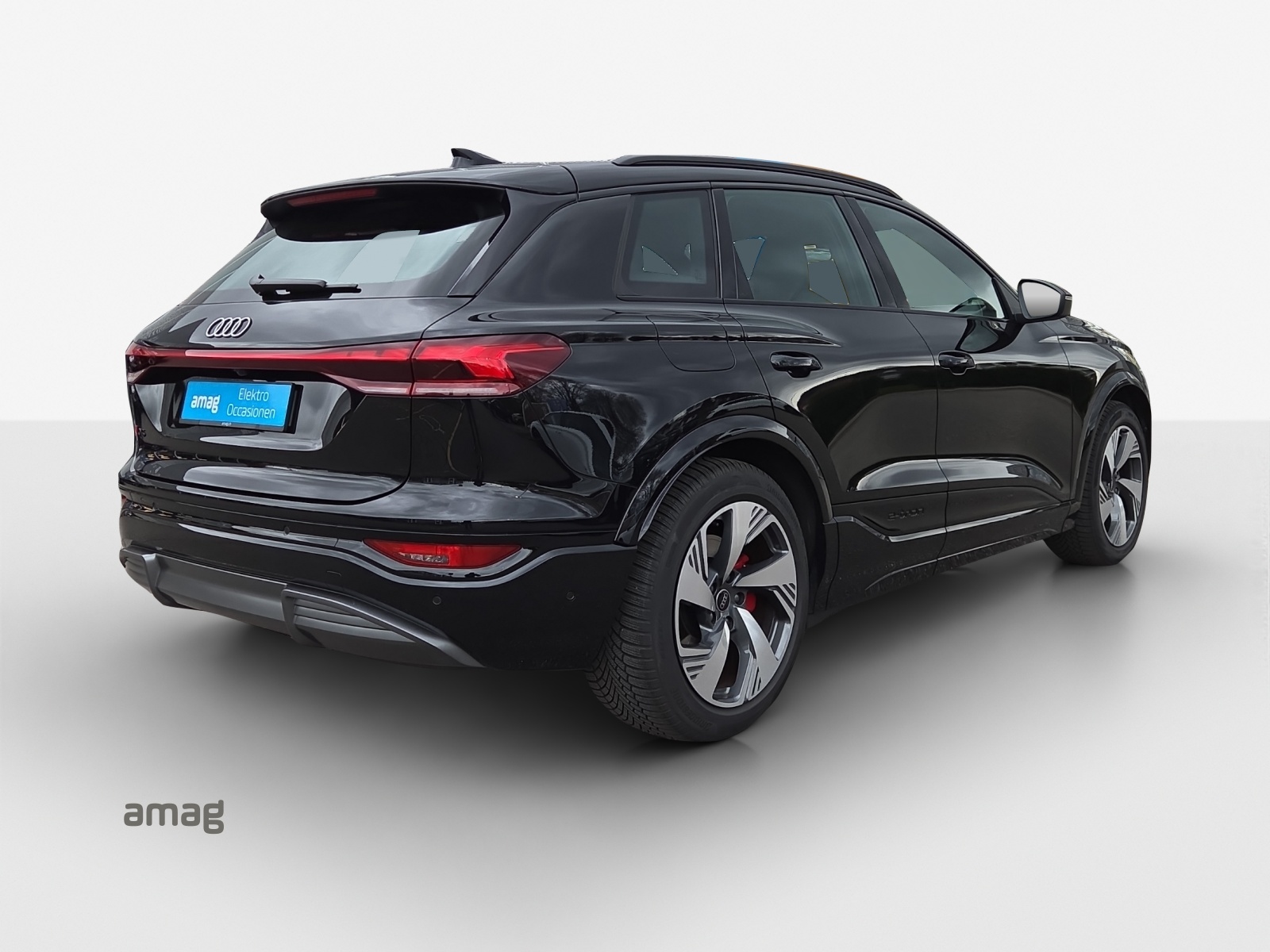 AUDI Q6 e-tron quattro-image-5