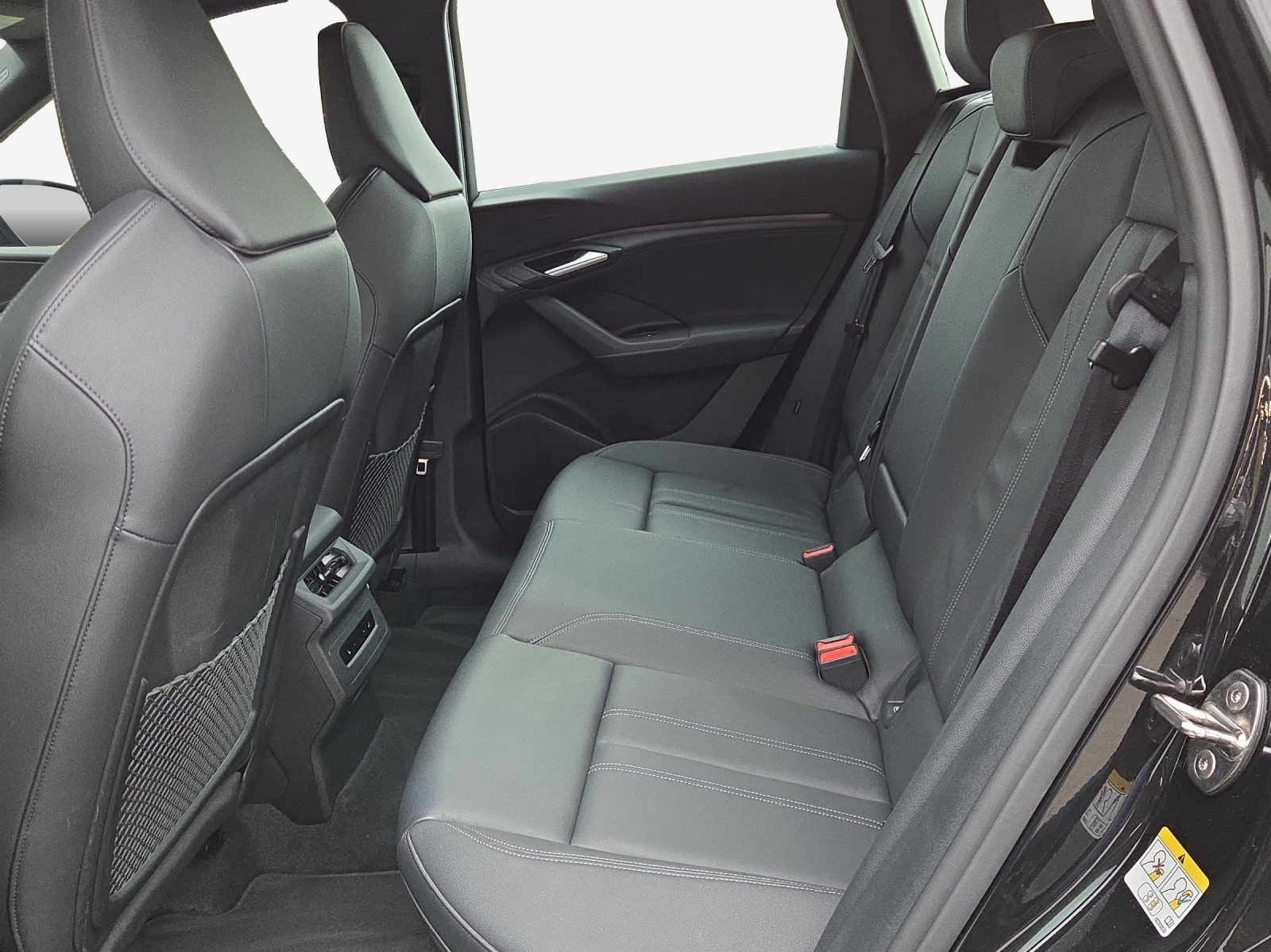AUDI Q6 e-tron quattro-image-12