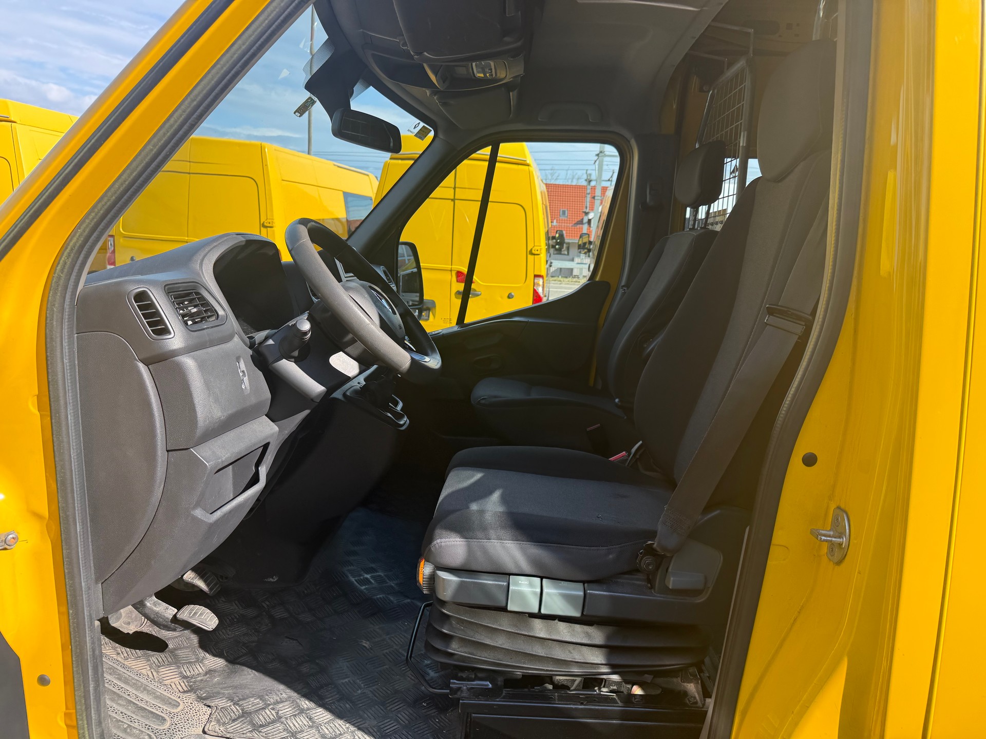 RENAULT Master T35 ENERGY 2.3dCi 150 L2H2-image-6