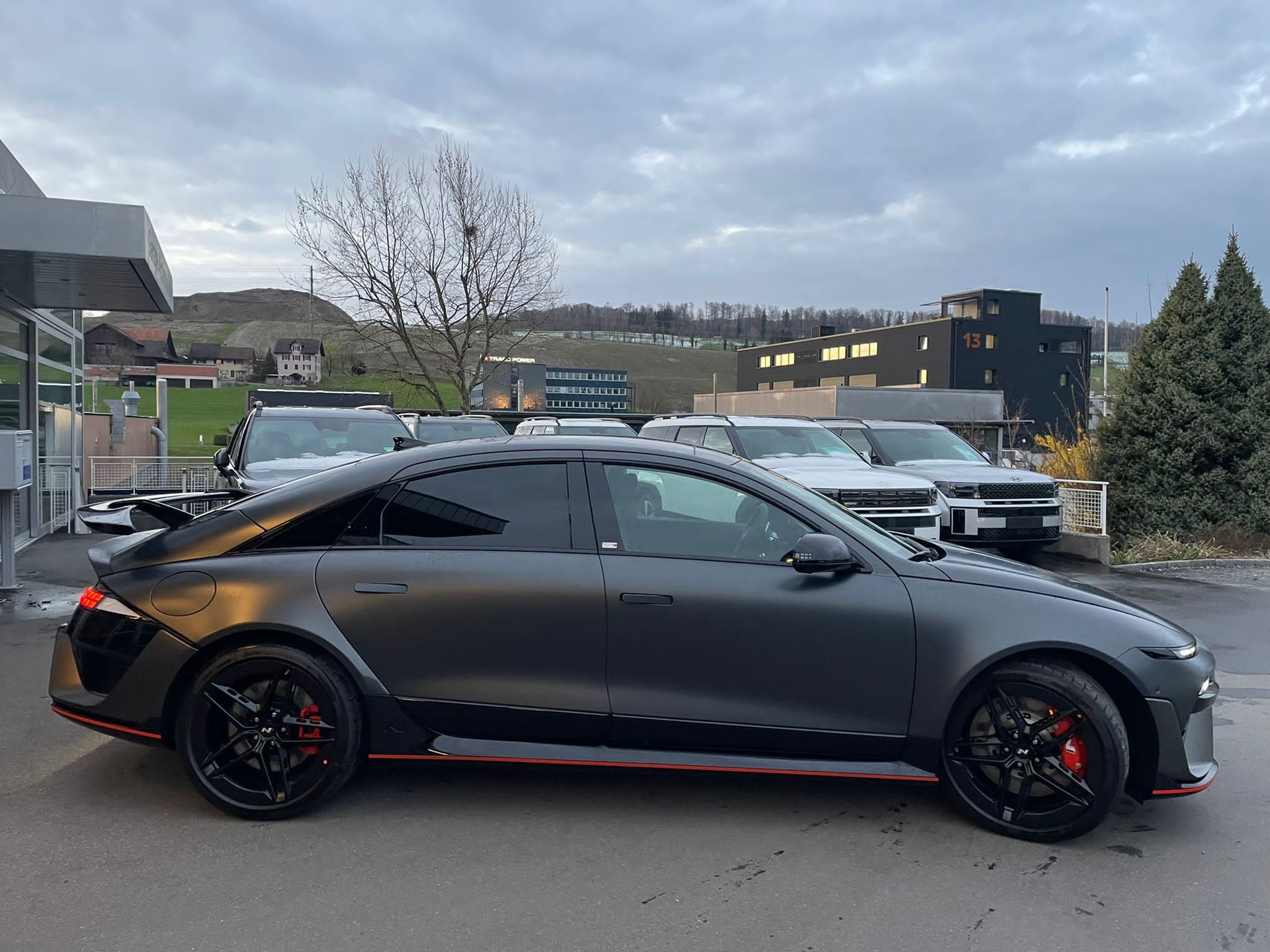 HYUNDAI IONIQ 6N-showroom-element-2