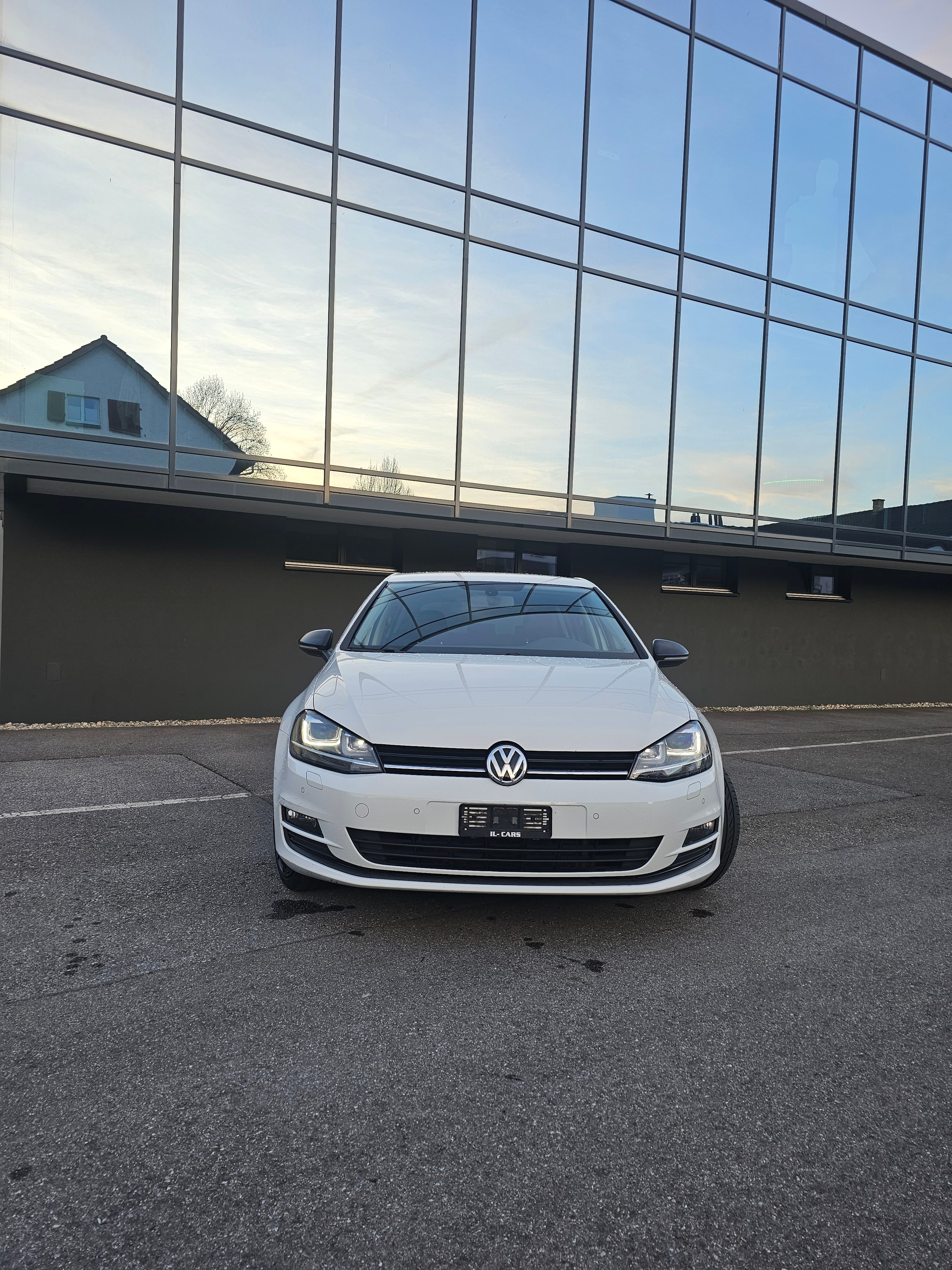 VW Golf 1.6 TDI Comfortline 4Motion-image-1