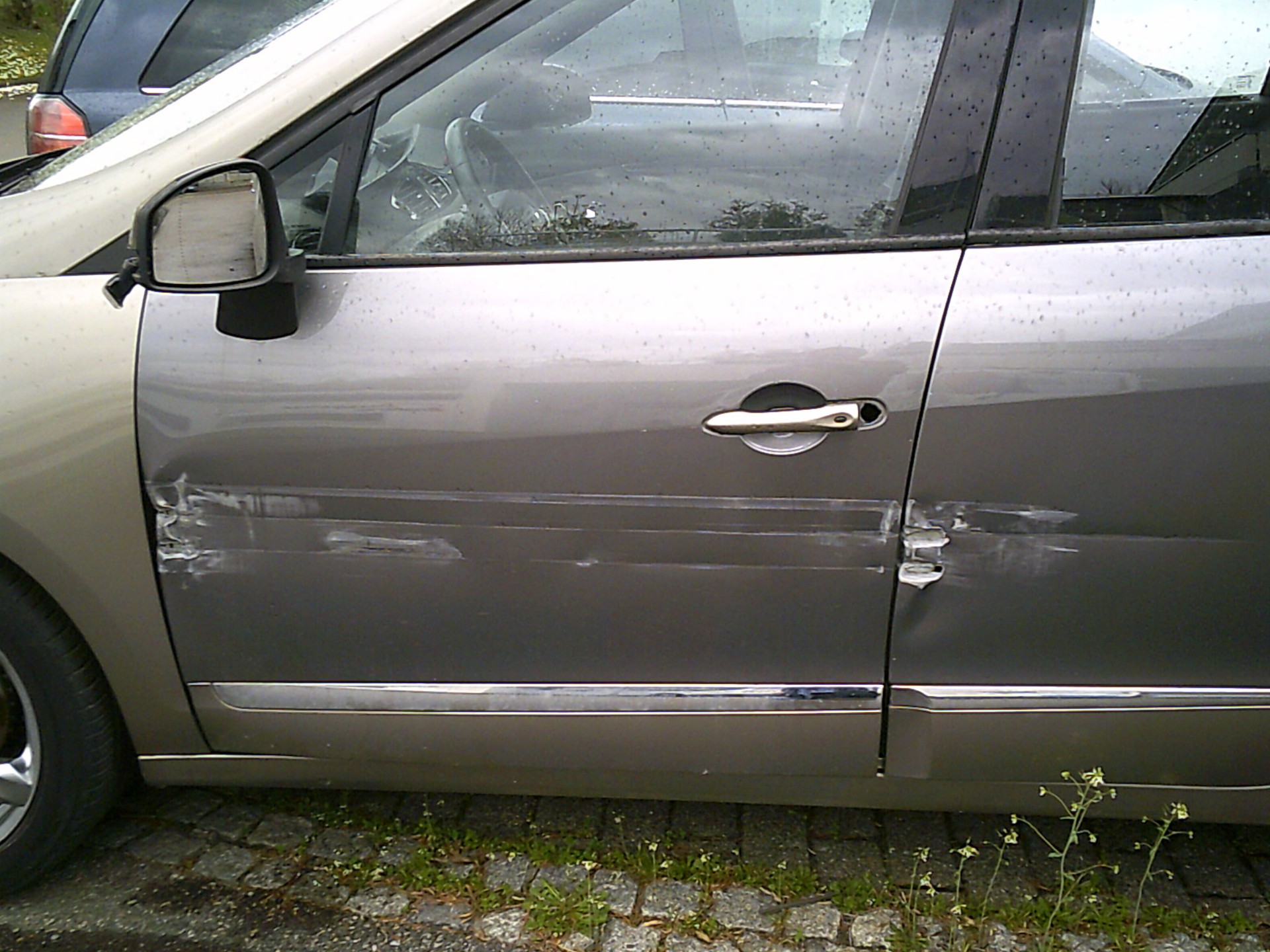 RENAULT Grand Scénic 2.0 16V Privilège X-Tronic CVT-image-2