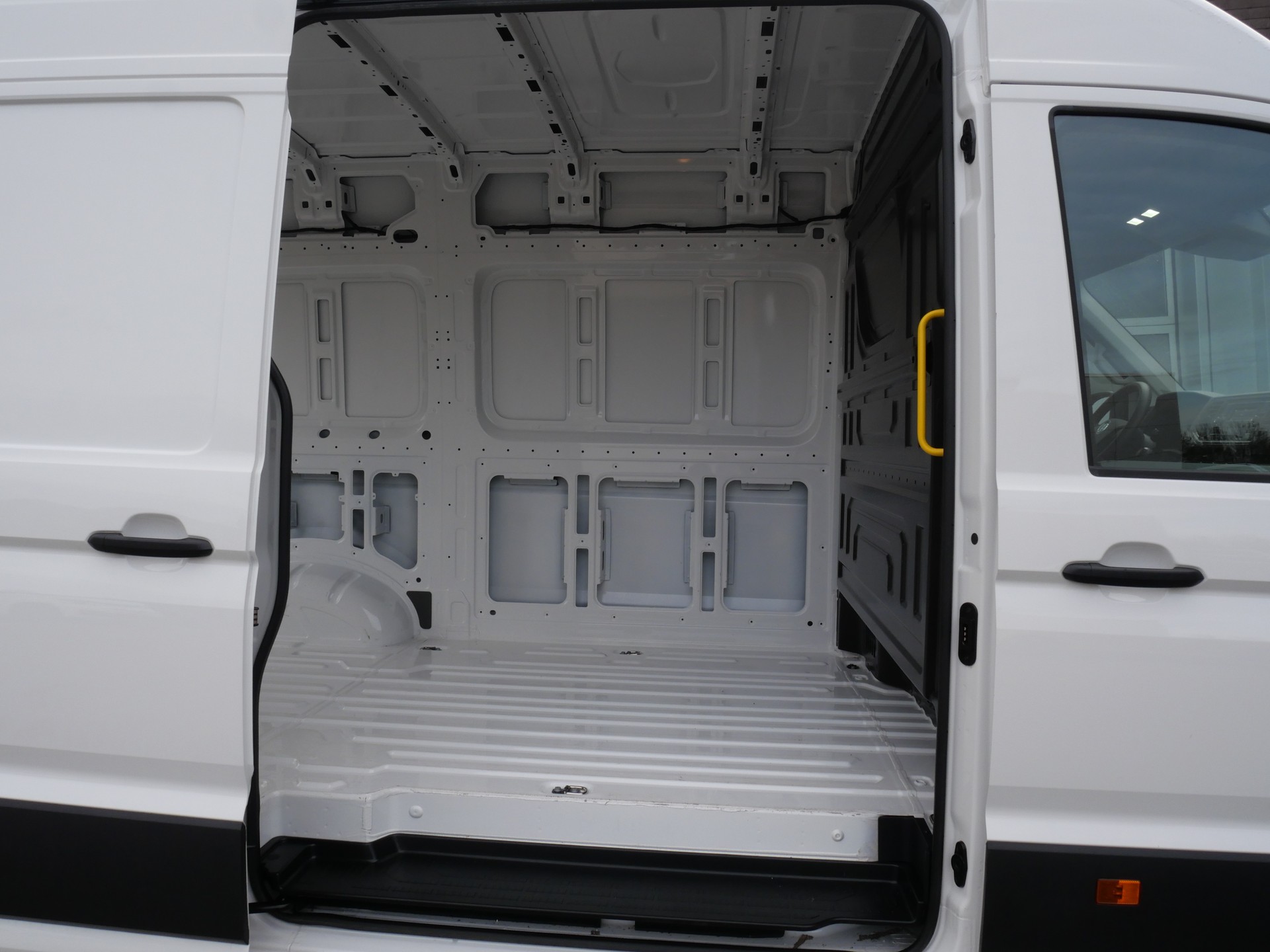VW Crafter 35 2.0 BiTDI L3 H3 4Motion-image-8