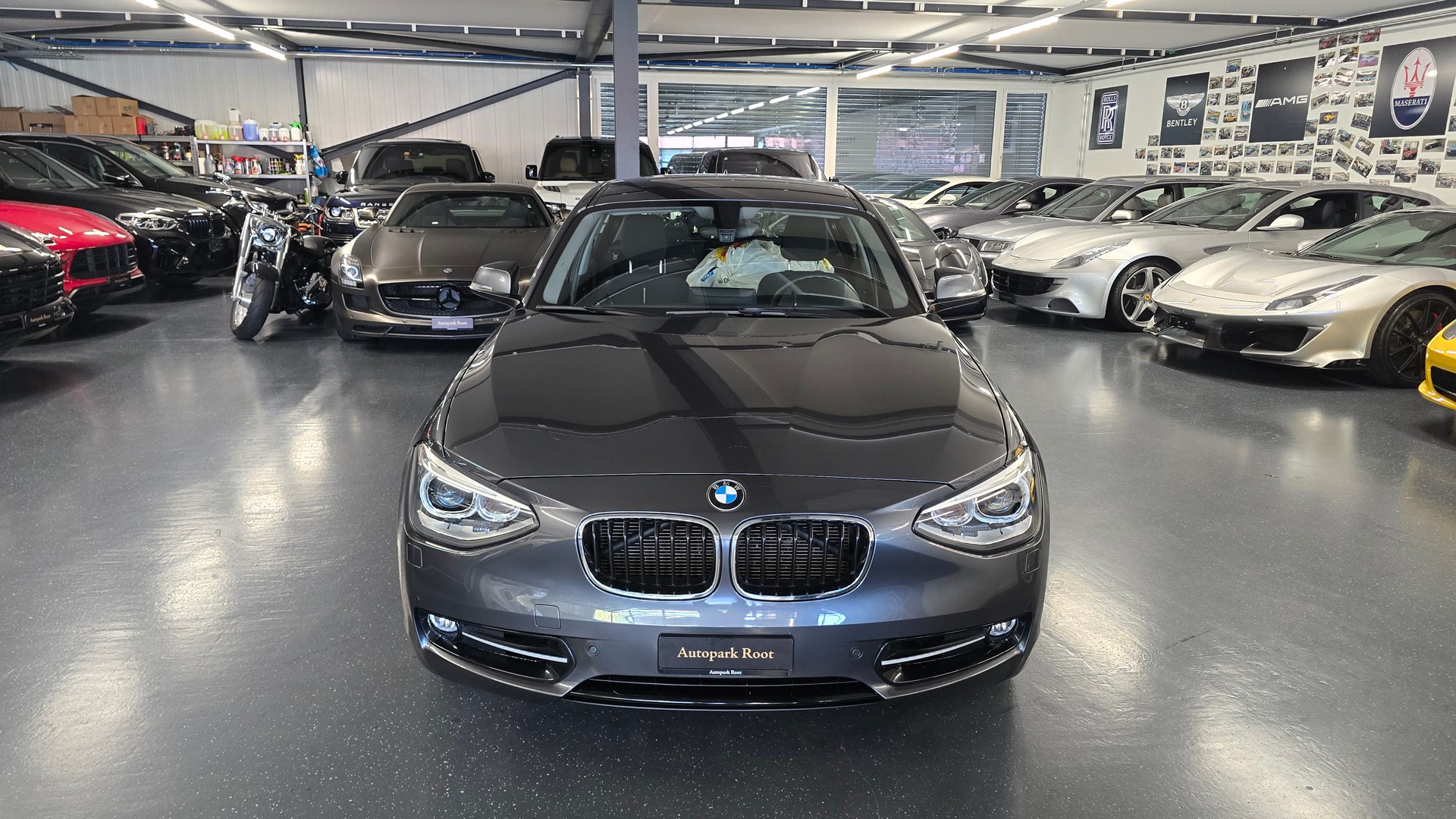 BMW 120d Sport Line-image-2