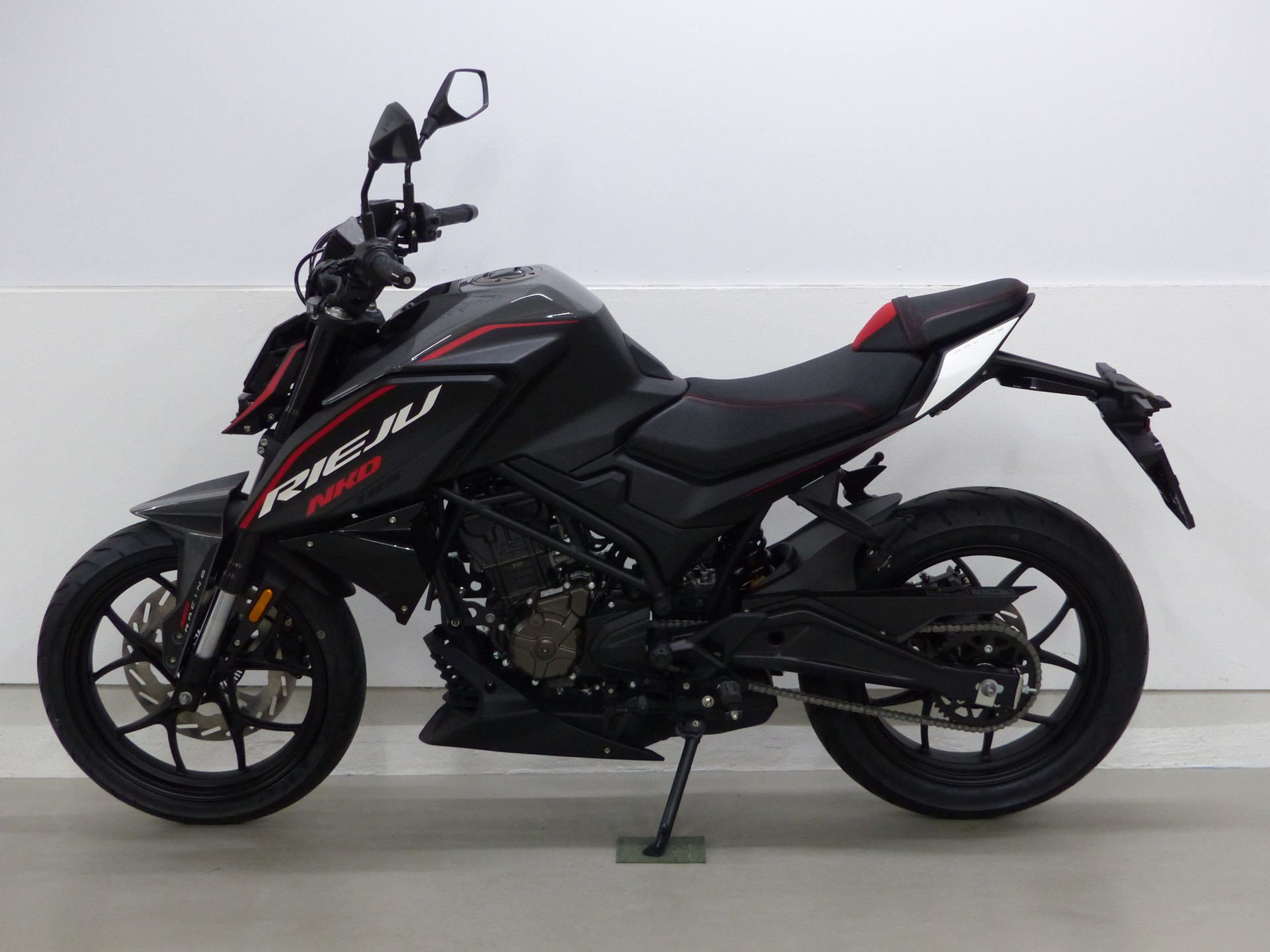 RIEJU NKD 125 R-showroom-element-2
