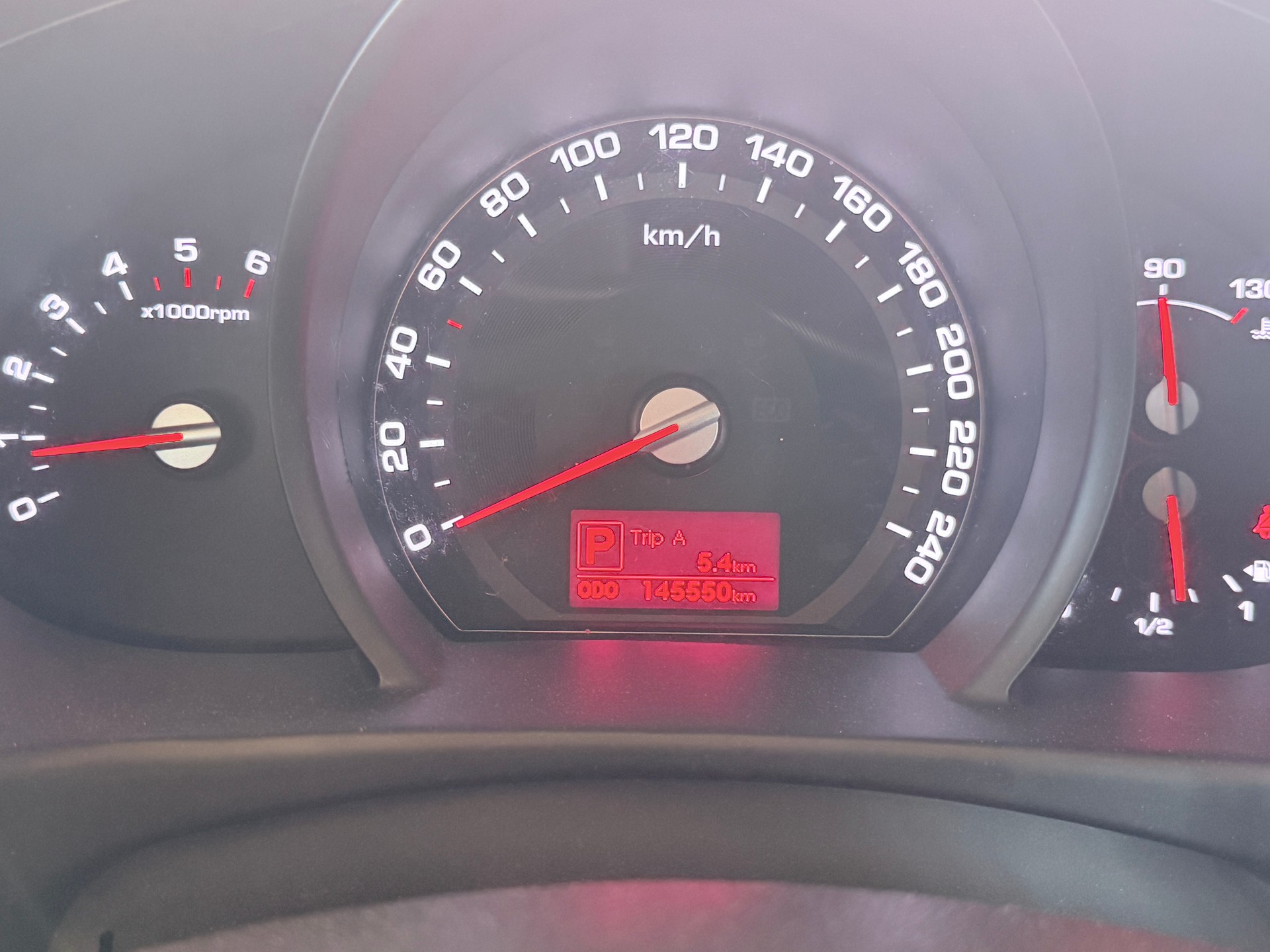 KIA Sportage 2.0 CRDi Style 4WD Automatic-image-15