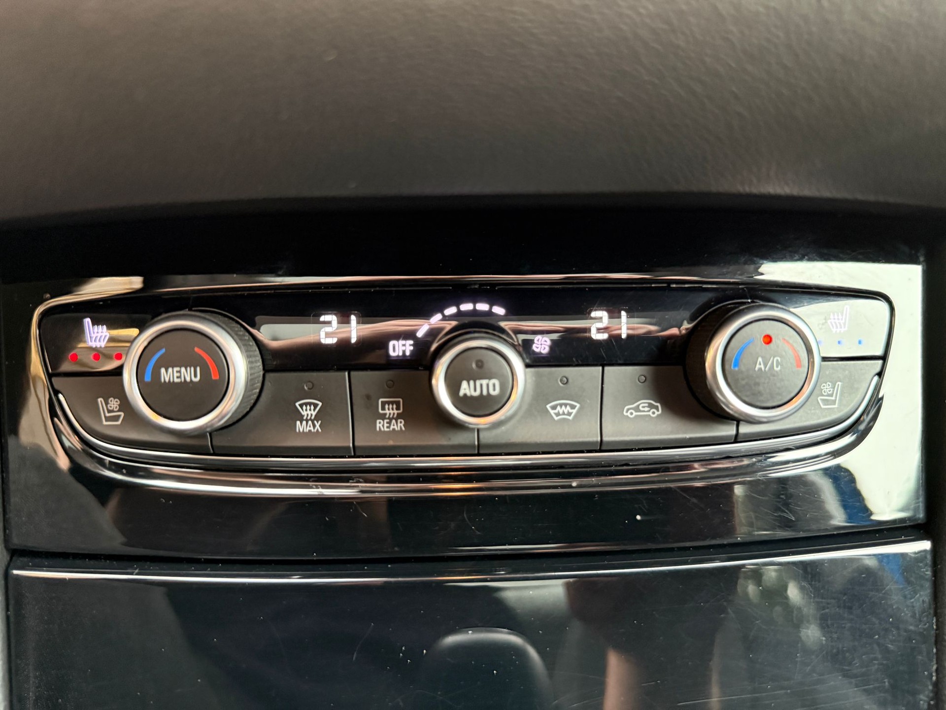 OPEL Grandland X 2.0 CDTi Ultimate-image-30