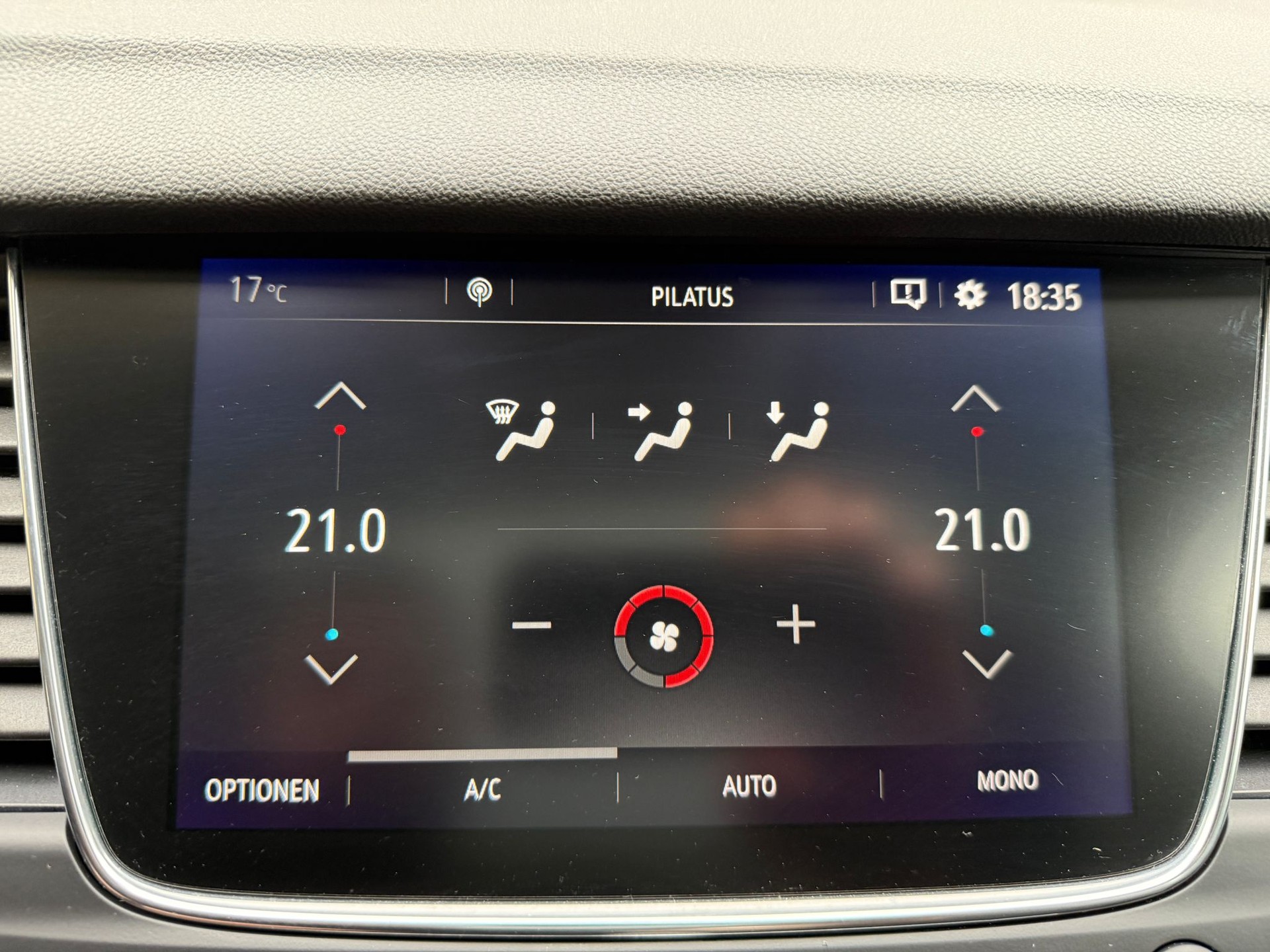 OPEL Grandland X 2.0 CDTi Ultimate-image-28