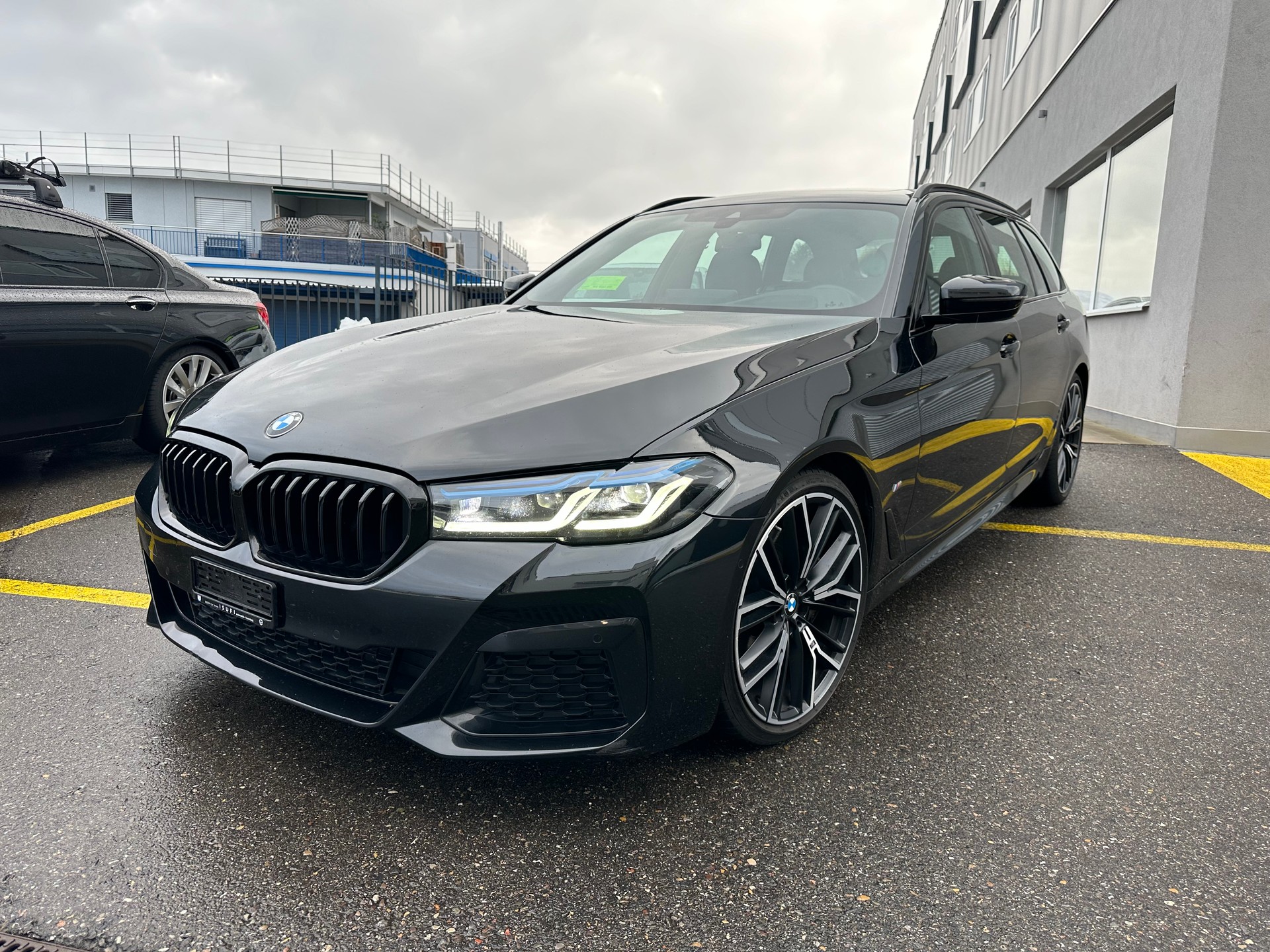 BMW 530d xDrive 48V Touring M Sport Steptronic-image-0