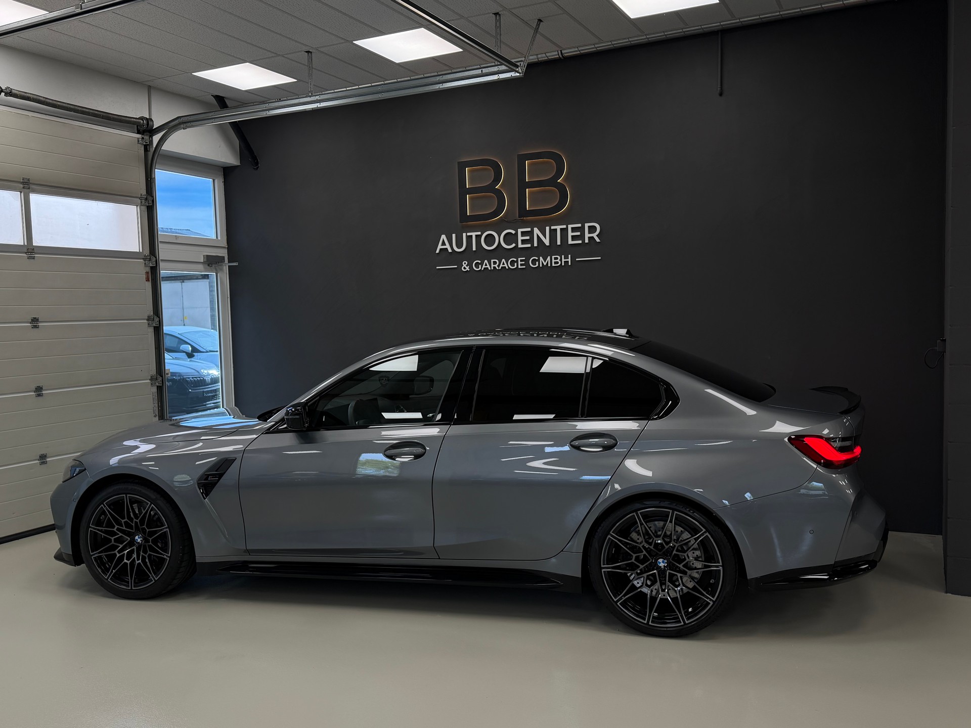 BMW M3 Competition-image-3