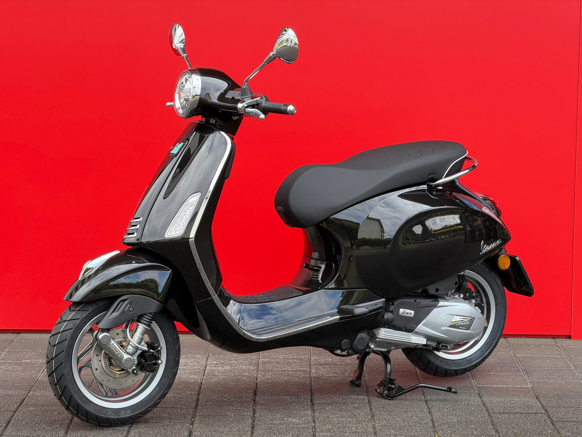 PIAGGIO Vespa 125 Primavera MY26-image-4